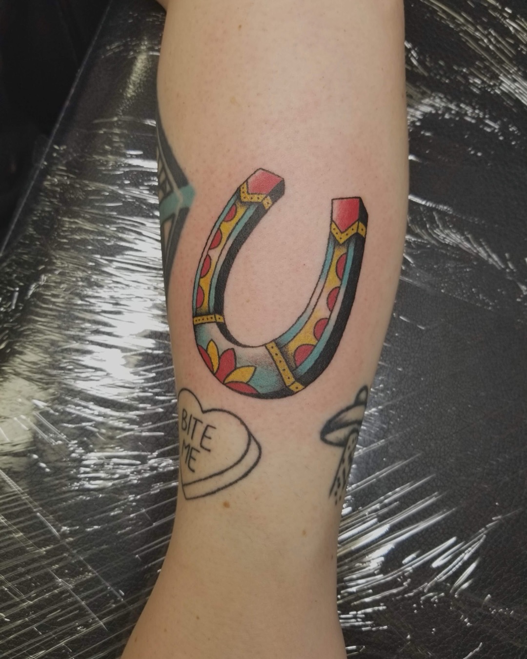 Fresh vs 4 years later. Done by Mia when she was still an apprentice in 2022! With a poison apple addition.
@tatcatmia
To book with Mia
Request an Appointment at
TitanTattooNashville.com
#horseshoetattoo
#healedtattoo
#colortattoohealed
#snowwhitetattoo
#poisonappletattoo