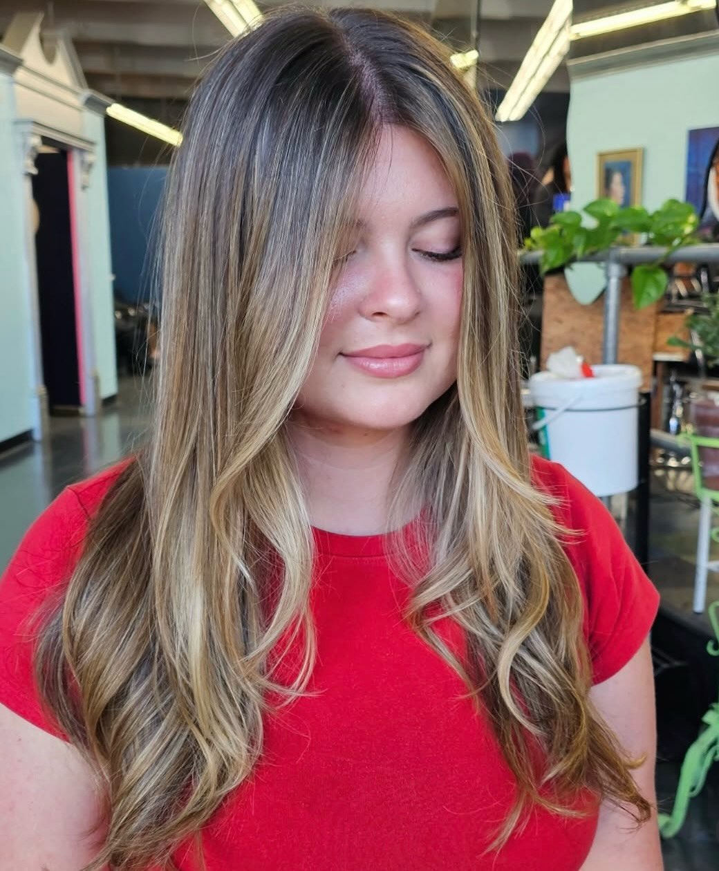 Embracing the sun-kissed vibes ☀️✨ Gave my lovely client some natural highlights for a softer grow-out while she’s away at school. A pop of brightness for summer and a layered haircut to keep it fresh and full of movement! 💁♀️💖 #summerhair #naturalhighlights
