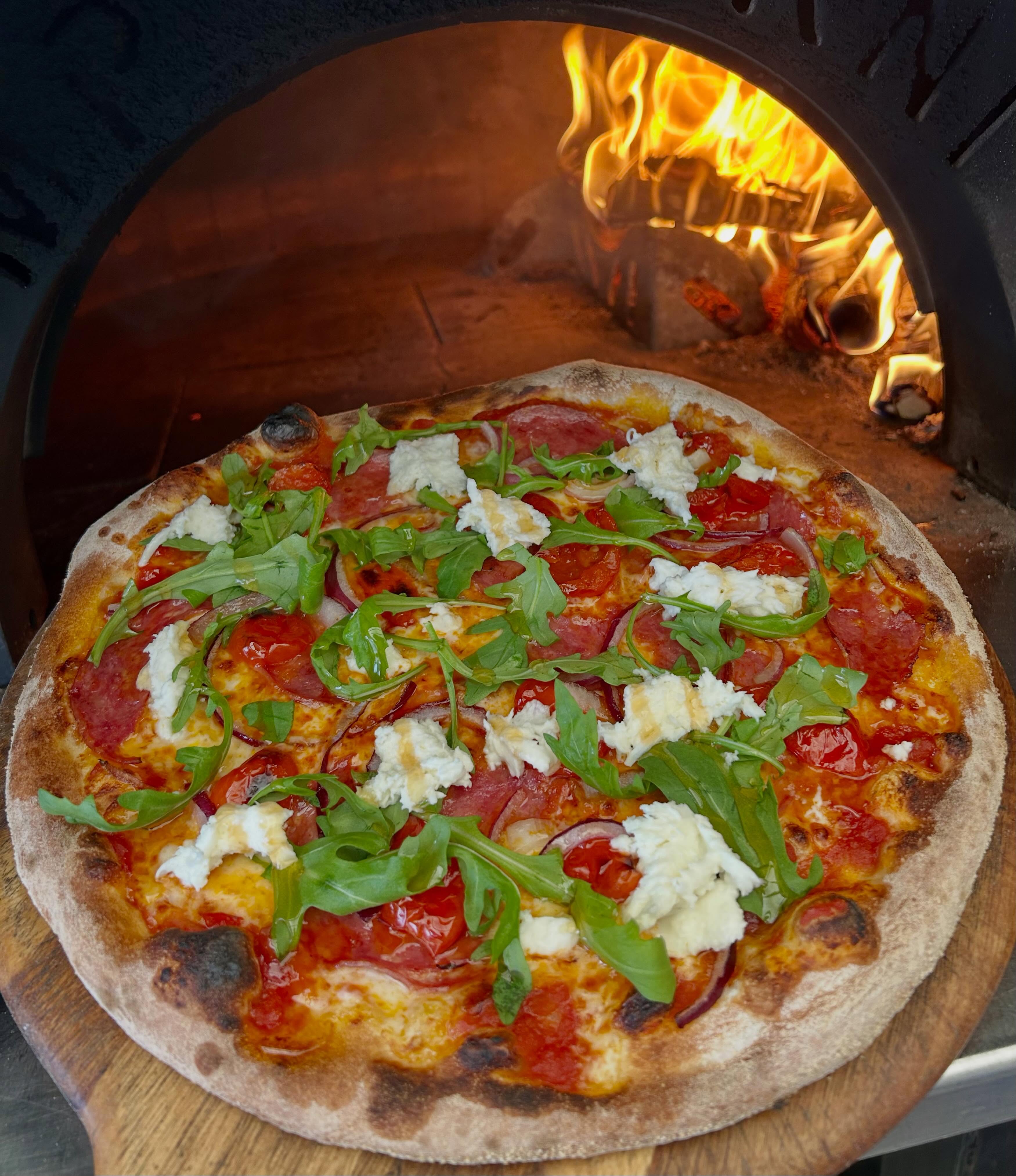 This month’s special is a mouth watering one!
“La Roma”
Salami,
piquante peppers,
red onion,
wild rocket,
fresh mozzarella,
hot honey £16
#woodfiredpizza #rocket #freshmozzarella #hothoney