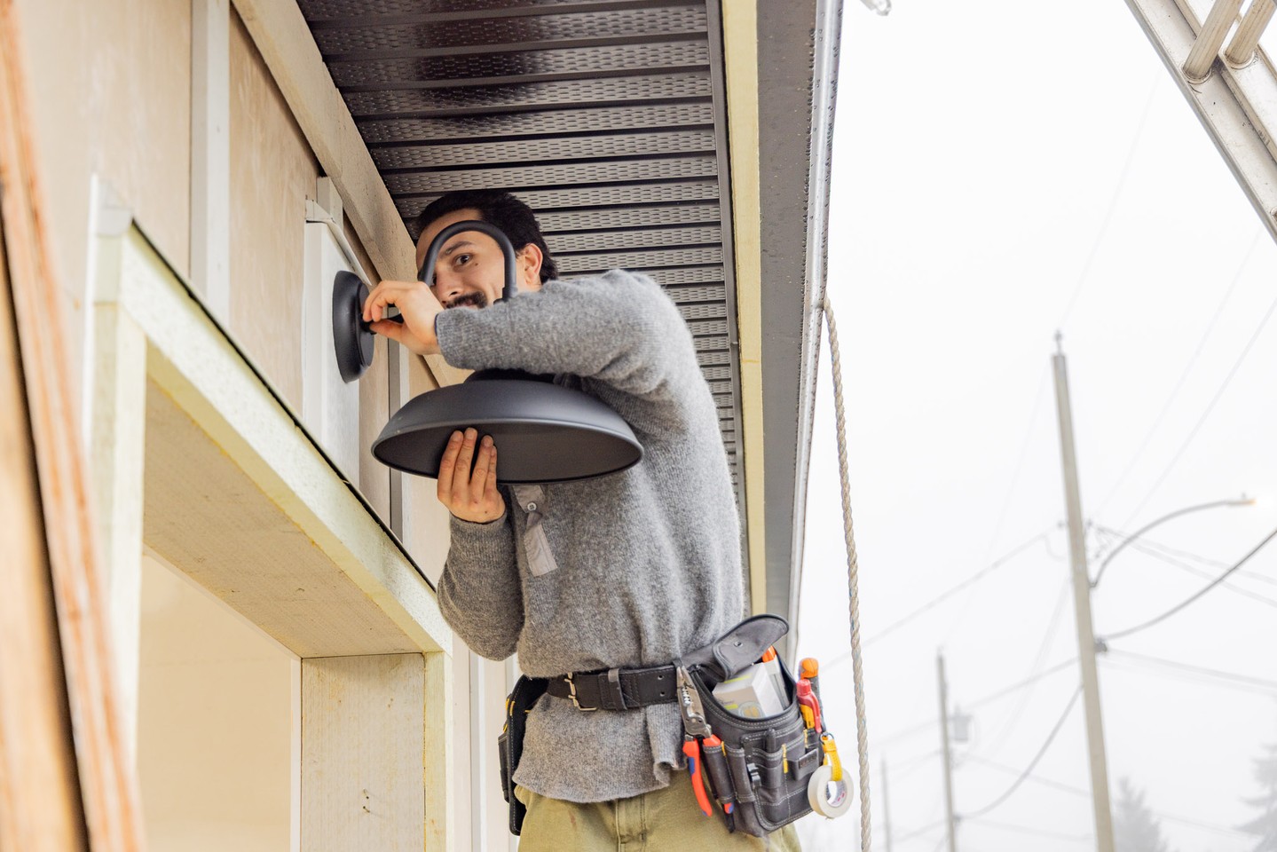 The beauty is in the precision. 🛠️✨
A few behind-the-scenes shots from our work at Richmond Road. Whether it’s exterior curb appeal or interior functionality, we believe the craftsmanship behind the walls should look just as good as the finished result.
Planning your next build? Send us a DM—we’re always happy to help power your project. 💬
📍 Oak Bay, BC
#FourPeaksPower #VictoriaRealEstate #OakBay #ElectricianLife #ConstructionUpdate #VicBC #DetailOriented