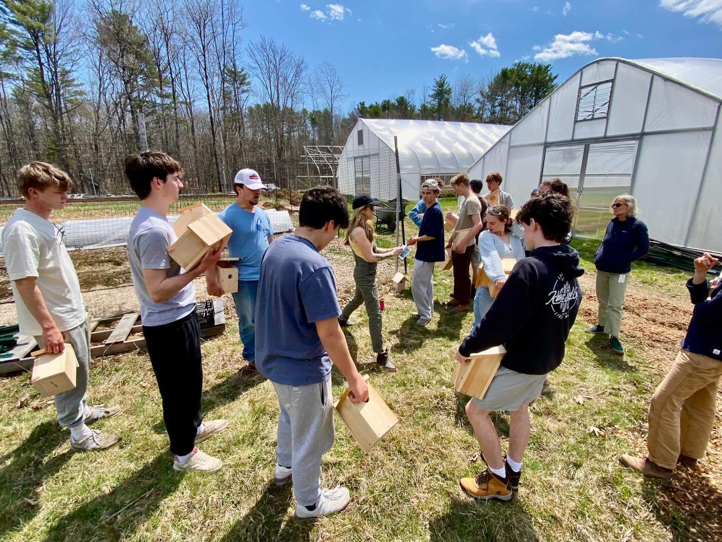 We are SO excited to share about the collaboration that we just wrapped up last week with @halie_goodspeed ‘s engineering class at @freeport_hs! Last year was a bad year for insect pests, and our options are limited as a no-spray farm. Birds to the rescue and bugs are on the menu! The students researched the ideal shape and positioning for different native bird species, and mapped out the placement of the birdhouses to minimize inter and intraspecies conflict. They came and hung the houses last Monday - it was a thrill to have them all visit the farm! And you know the students did a great job when the birds started moving in the very next day!
#integratedpestmanagement #birdhouses #communitycollaboration #mainefarms #freeportmaine