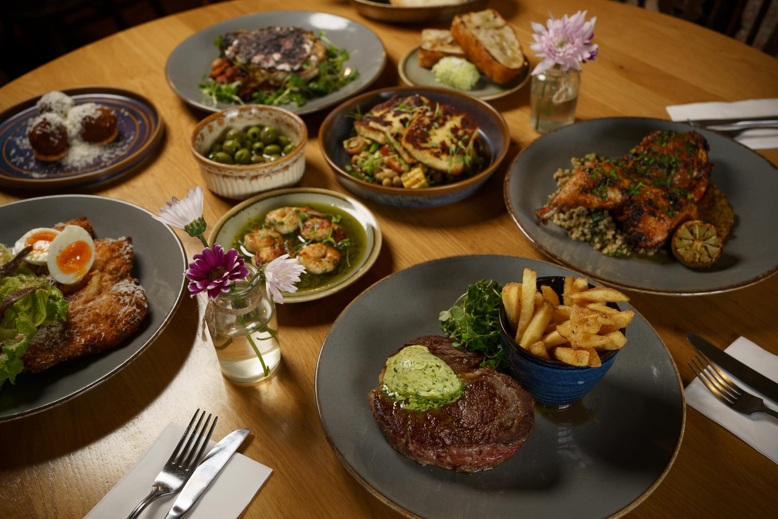 𝐍𝐄𝐖 𝐌𝐄𝐍𝐔 • 𝐆𝐈𝐕𝐄𝐀𝐖𝐀𝐘 🍽️
Our new menu has officially arrived and we cant wait for you to try it. To celebrate, we’re giving away a £100 voucher to spend with us.
To enter:
• Like this post
• Tag who you’d bring
• Share for an extra entry
Winner announced 21st May 🥂