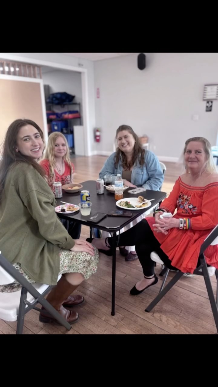At Aquidneck Singers’ end-of-season potluck celebration, we reflected on the magic of this year’s Song Fest season and the powerful sense of belonging created through music, listening, and showing up for one another.
There were happy tears as singers shared words that captured the spirit of the group:
“Every Tuesday is a gift,” said Sarah.
“We’re this beautiful tapestry of every single person that you’ve touched,” said Rose Marie.
Elizabeth reflected on how the world can change if we simply show up, listen, contribute, and create community like this together. If everyone could experience something like this… wow. 💫
So grateful for this tapestry of voices, hearts, friendships, and songs. When we sing together, it feels like coming home.
#NewportSings #tapestry #cominghome