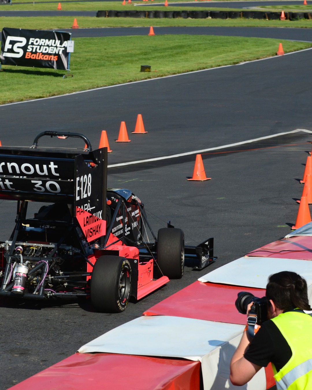 birdwatching but with cars
.
.
.
#fsbalkans #formulastudent