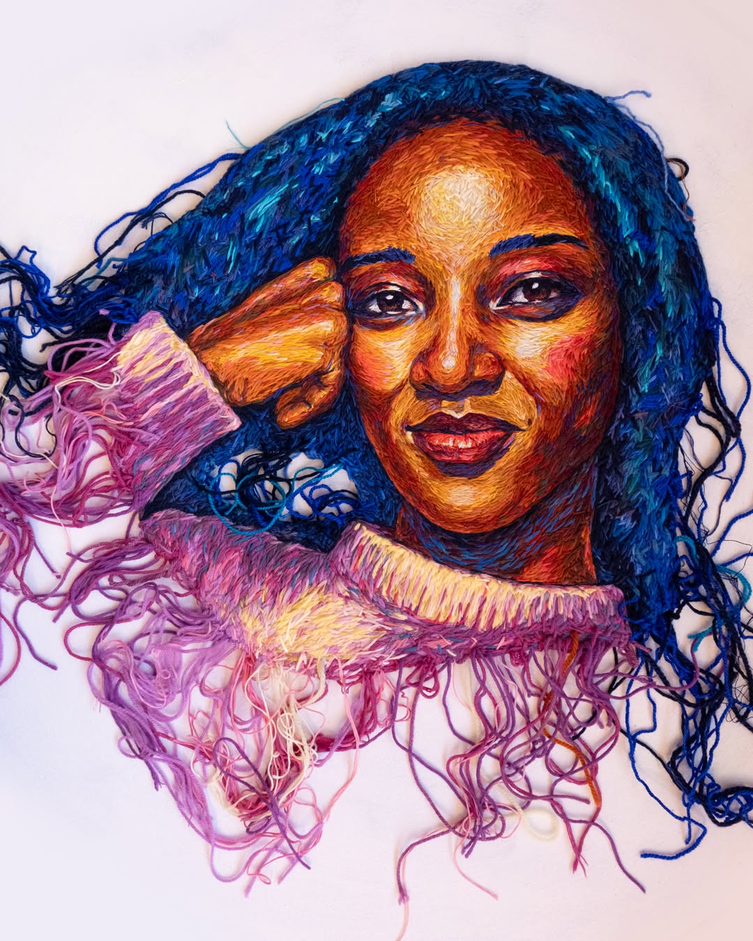 A snap of the work Mehon, before placing her in Girl Dust.
This portrait of Felicity, a poet and activist, is the largest of 3 works made for Terre des Hommes. I started the year by creating work for an organisation that fights for children's rights and advocates for girls worldwide. I am so grateful to have the opportunity to work alongside people who truly do the work that changes lives.
Thank you.
#embroidery #embroideryportrait #terredeshommesnederland #needlework #fibreart