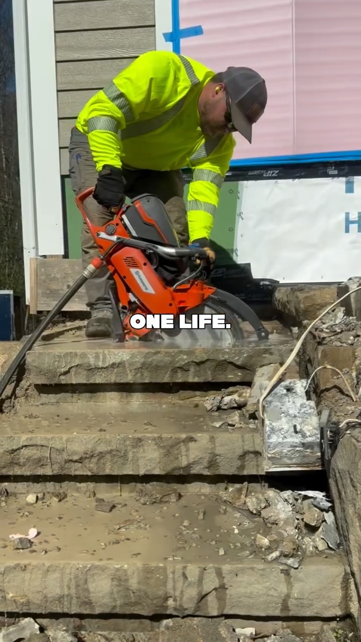 We are here to BUILD. To GROW. To take RISKS.
Long days. Dirty boots. Big vision. No shortcuts.
That’s how we do it around here 🦾
#FunyakLandscapes #Hardscaping #OutdoorLiving #ConstructionLife #SmallBusinessOwner