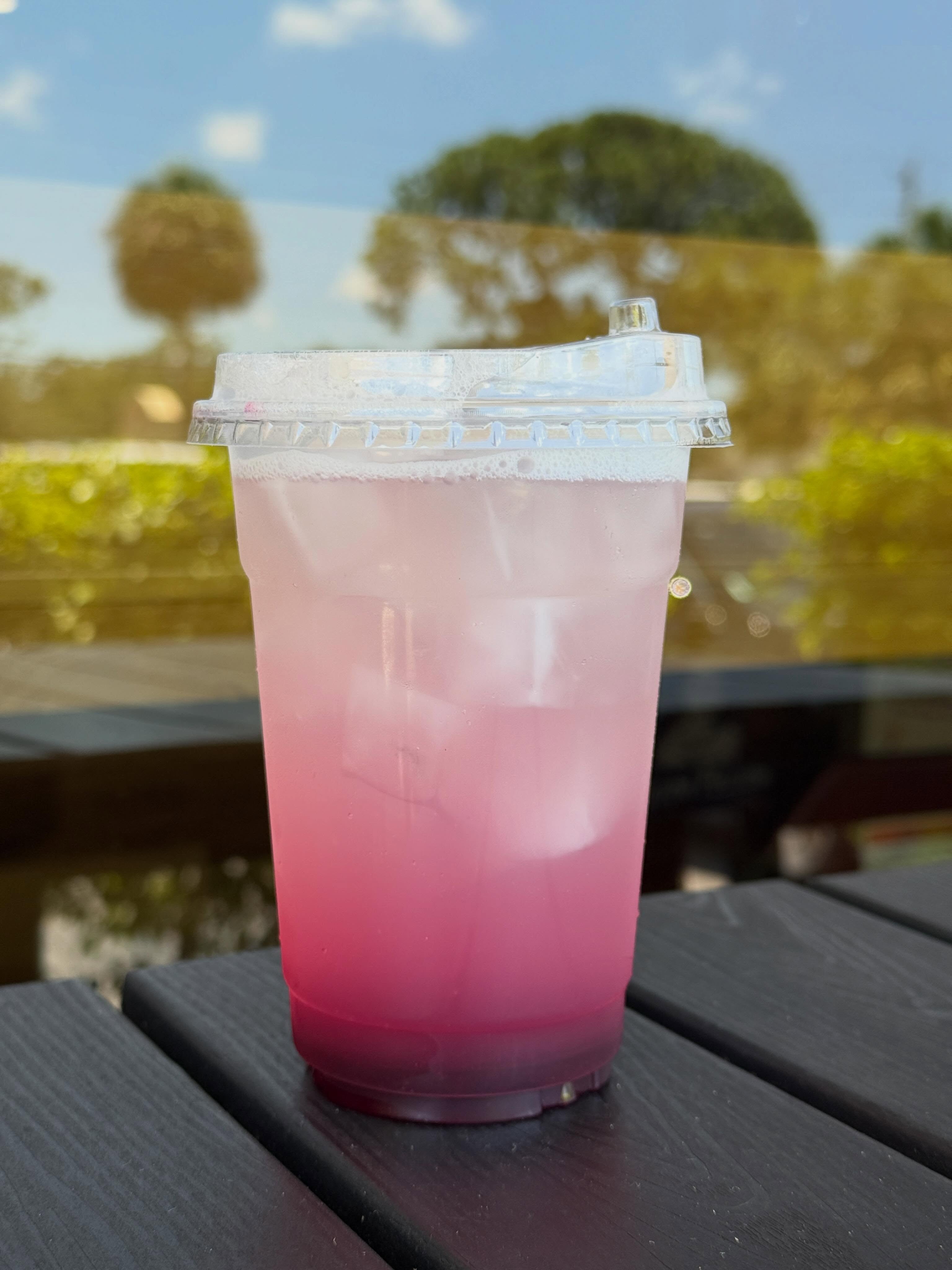 Blueberry is back! 😝 Try our caffeinated lemonade with some house made blueberry syrup 🫐
#ineedcoffeejupiter #wherejupitergetsitsbuzz #blueberry