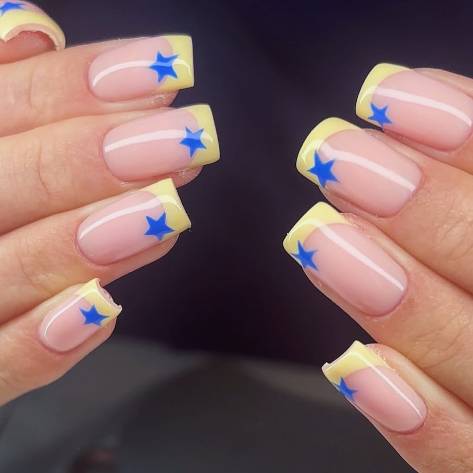 Nails by @ashabeautiquebeautystudio 💙💛