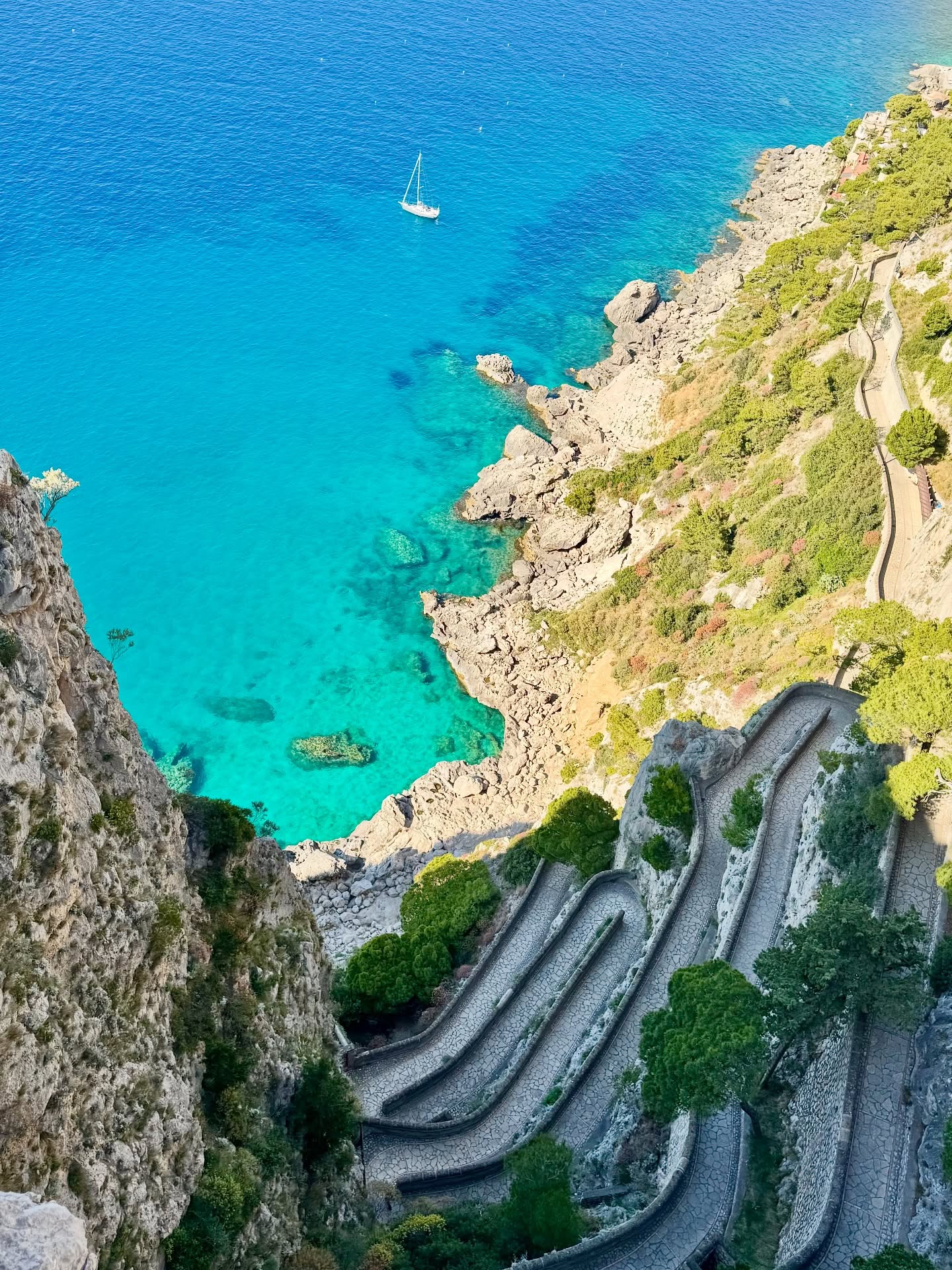 Hiking Via Krupp before hitting a beach club, it’s what I’m craving 🌊 🪨 ☀️ (one year ago, today)
#Capri
#Italy
#summervacation
#traveladvisor
#travelcontent