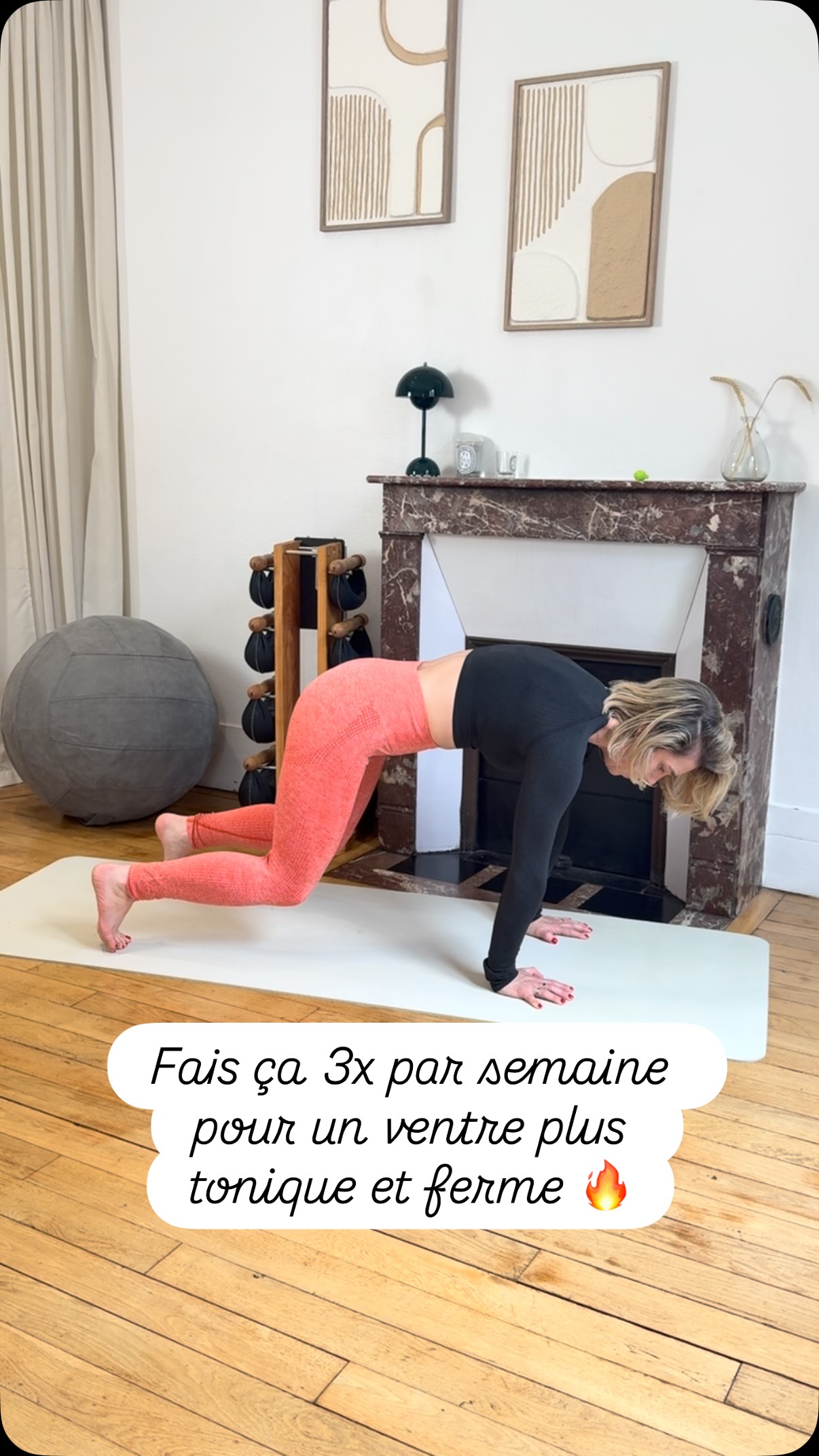 Bienvenue par ici à toutes les nouvelles ! 👋✨
Je suis Margaux, coach sportive, et ma mission est de vous aider à vous sentir fortes et bien dans votre corps, toujours avec bienveillance.
On commence fort avec ma routine préférée pour un ventre tonique. Pas besoin de matériel, juste un peu de contrôle et de régularité.
Le circuit à répéter :
1️⃣ Le Bear Plank : On lève à peine les genoux (2cm !) pour engager le transverse en profondeur.
2️⃣ Le Dead Bug : Bras et jambes opposés descendent simultanément.
3️⃣ Le Gainage dynamique : On tend une jambe après l’autre en gardant le bassin immobile.
Pour chaque exercice, expire par la bouche en engageant le ventre lors de l’effort, et inspire par le nez quand tu reviens en position initiale.
On s’entraîne ensemble ? 🤝
Tu ne veux plus t’entraîner seule ou tu as peur de mal faire les mouvements ? Je suis là pour t’accompagner :
✨ Rejoins un petit groupe pour la motivation.
✨une séance de 30 minutes où je te guide et te corrige.
👇 Réponds « FORME » sous ce réel et je t’envoie toutes les infos par message !
✨ Margaux • Mouvement au Féminin
#VentreTonique #RemiseEnForme