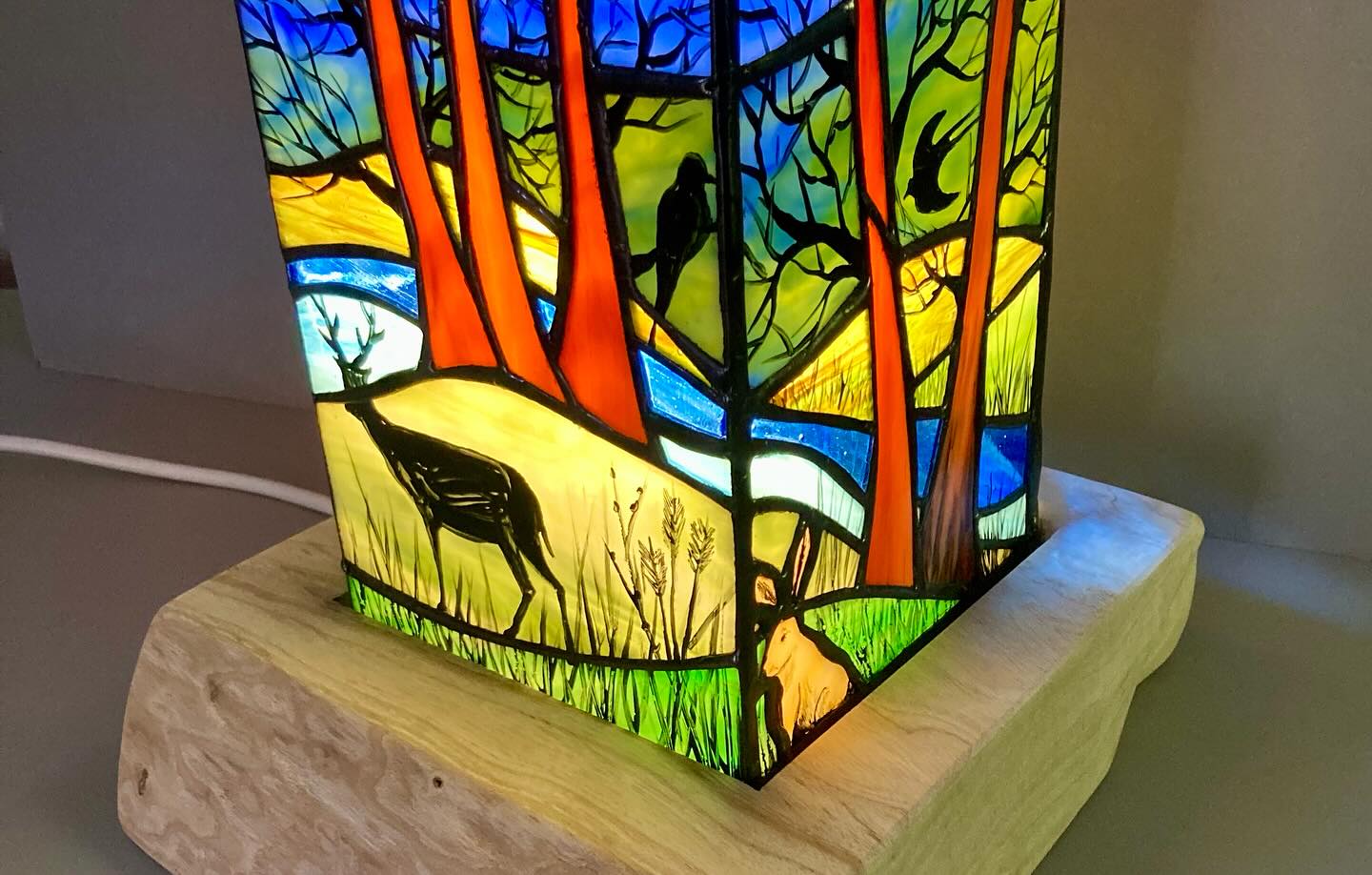 We’re back from a such a fantastic few days in gorgeous Palma. A few more days would have been even better but back to prepare for the @greengallerylifestyle Big Weekend Summer Show this Sat and Sun 👏 I will be showing birds, fish, jewellery, mirrors and lamps - including this new one. Just cleaned and polished today! Looking forward to seeing all the other stands (I always spend a fortune at this event!) #greengallerylifestyle #greengallery #buchlyvie #stirlingshire #bigsummerweekend #exhibition #summerfair #shopping #handmadeinscotland #dayout #shopscotland #leonastewartglass