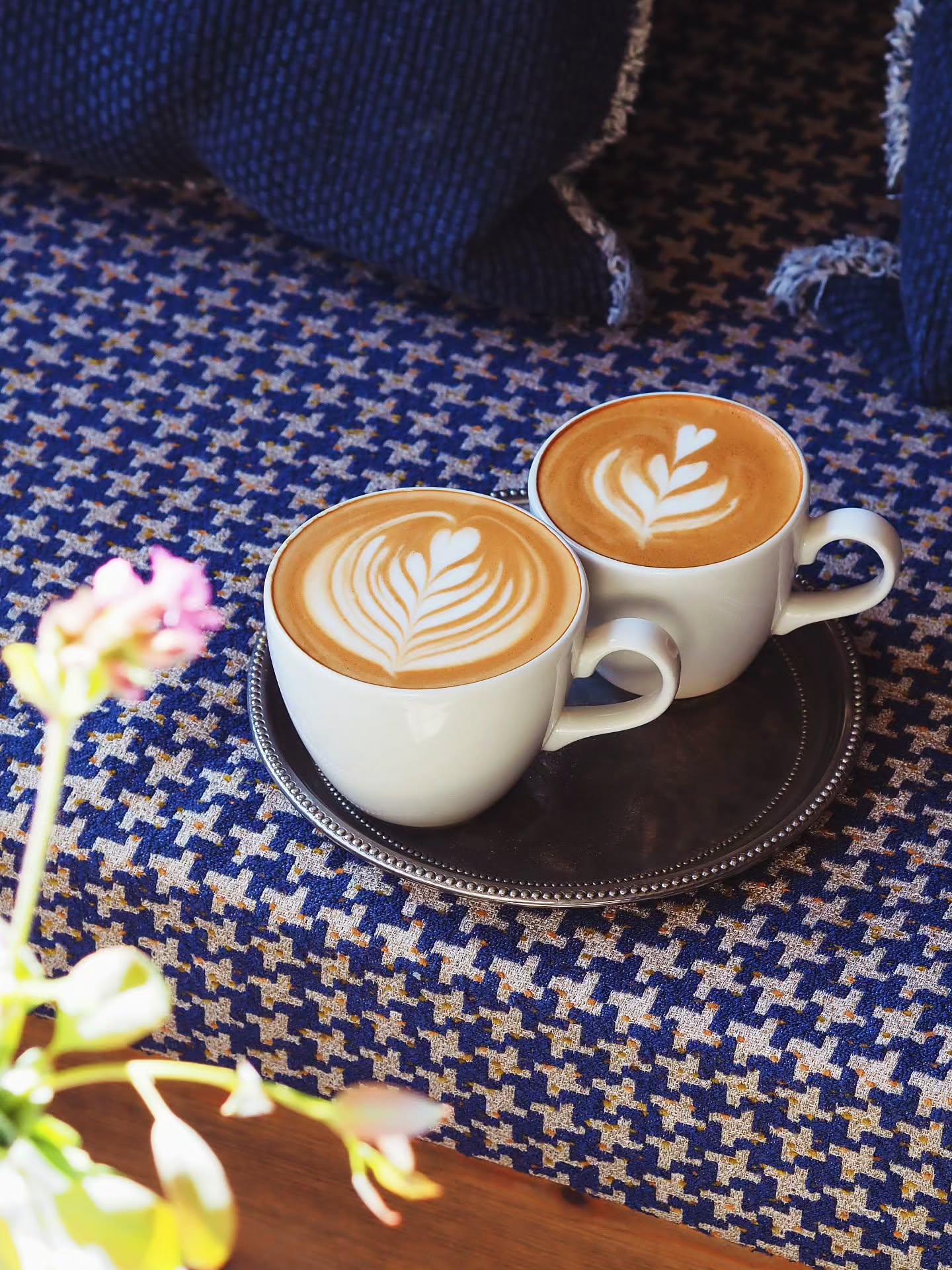 Silky lattes and flavourful flat whites ✨
Delicious speciality Columbian coffee from local roasters @twobrotherscoffee
.
Thursdays 9am-9pm
Fridays 9am-10pm
Saturdays 9am-10pm
Sundays 9am-8pm
#manchestercoffee #latteart #altrinchamtoday #baristadaily #astheticcafe
