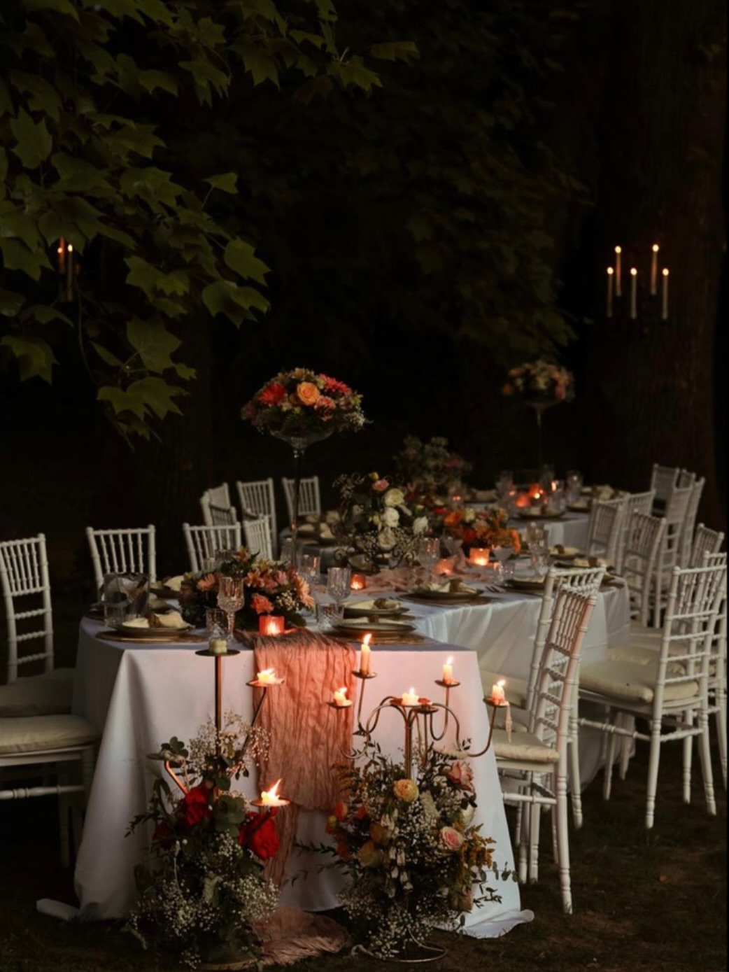 An intimate celebration framed by candlelight, timeless details and the charm of an Italian garden after sunset.
Villa Sofia – Where weddings feel like private works of art.
@zoran_cavar_photography_
#privatevilla #weddinginspiration #destinationwedding #weddinginitaly #vogueweddings