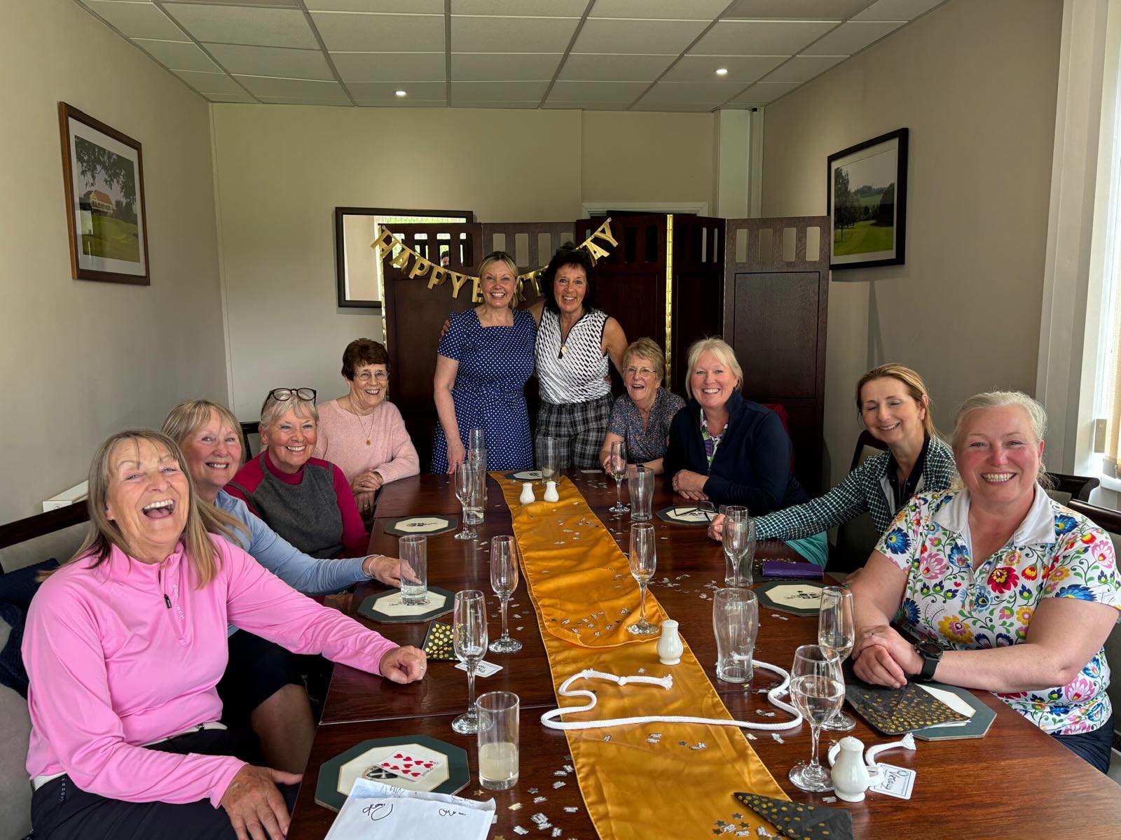 Lovely ladies lunch π₯°π₯°
I was asked to perform for a lovely lady celebrating a special birthday.
They had a round of golf first then lunch in the clubhouse and I entertained them afterwards.
So much fun π₯°π₯°
If you have a smaller function and want some entertainment then please do get in touch for a chat.