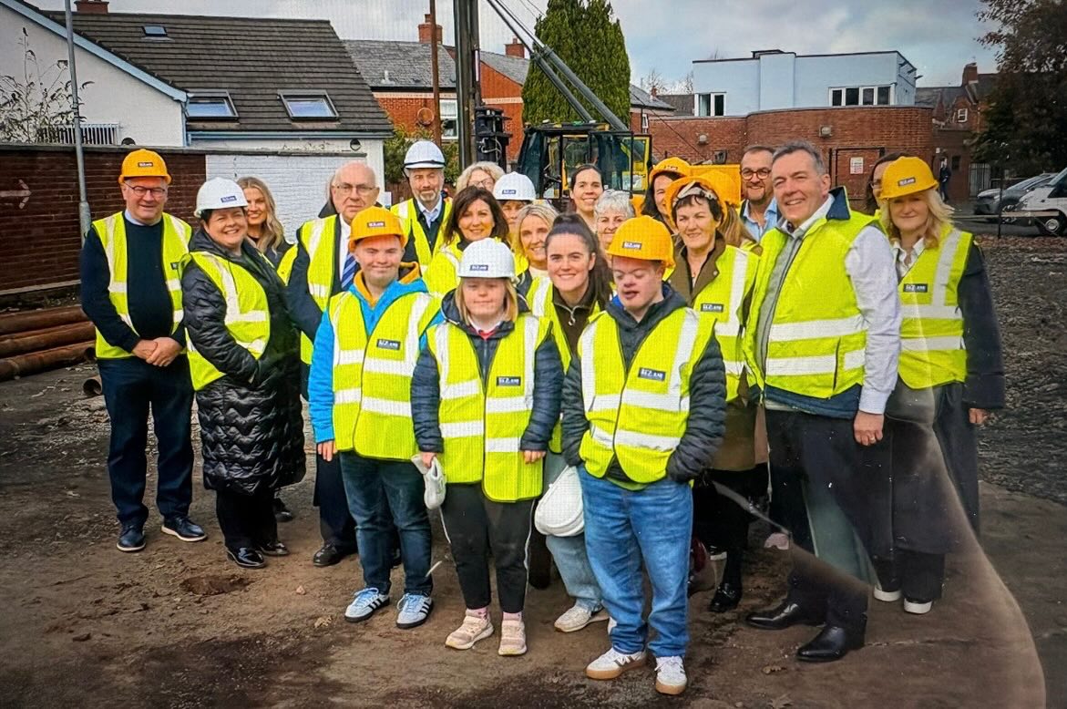 Sólás Belfast, Autism and Additional Needs Charity Northern Ireland – Established in 2009, Sólás is a special needs charity which supports children and young people with a broad range of additional needs including autism and ASD.
One of our Specialist Speech and language Therapists Lorraine Mc Erlean is on the board of Directors for this wonderful project. They do amazing work for Autistic Children. Please donate