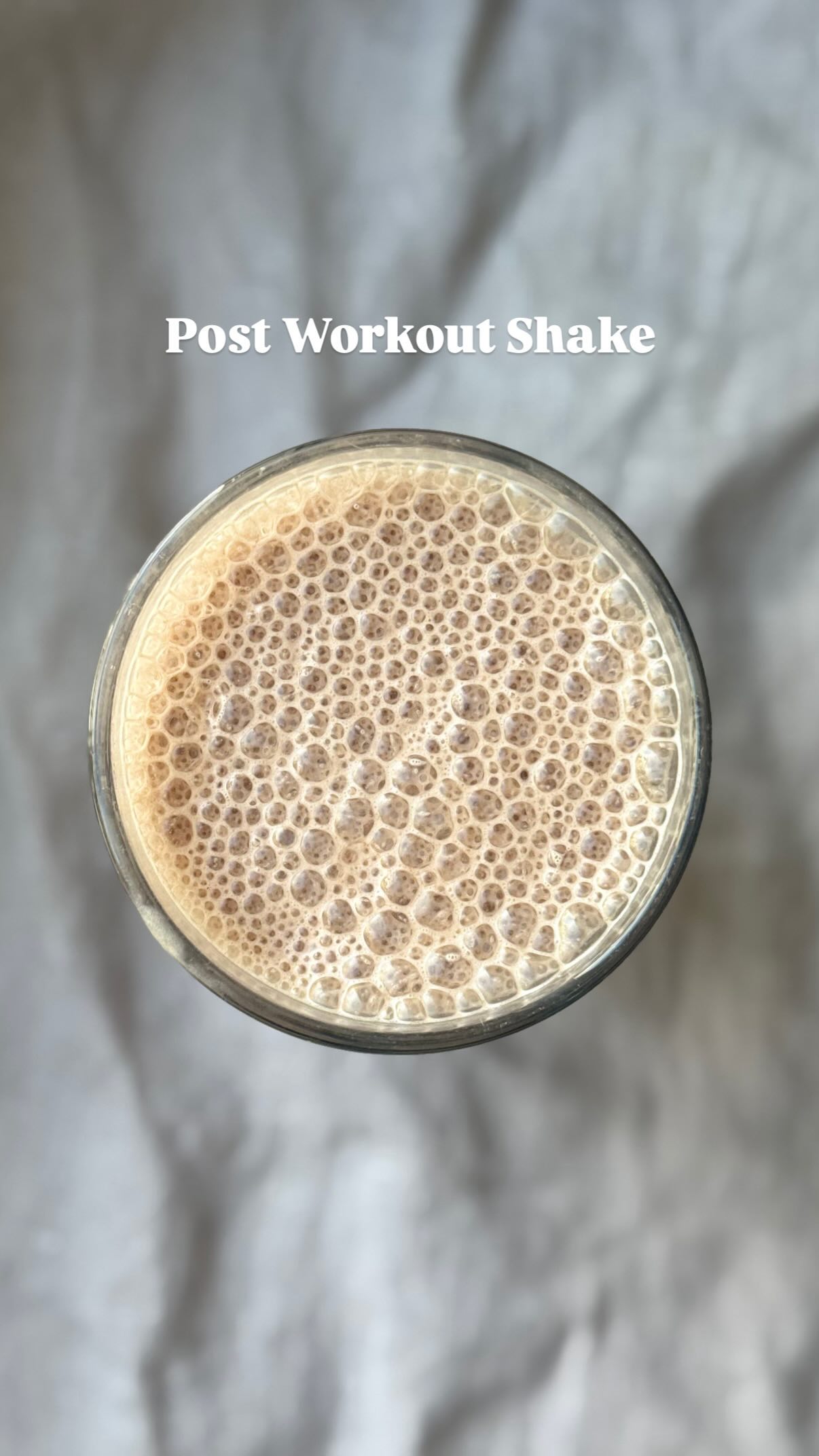 REZEPT đđč Keine Zeit nach dem Training oder Hunger?
Dann mach diesen Shake hier! Diesmal eine Schoko-Variante >> Perfekte Kombi aus Proteine & Kohlenhydraten, beides brauchst du danach!âŹïž
Zutaten:
250ml Kefir
1 Scoop Vanille-Whey oder anderes deiner Wahl
1 Banane
1 TL Kakao
1 TL Zimt
1 Prise Salz
đ Nach sehr intensiven Einheiten am besten noch zusĂ€tzlich ein paar Haferflocken, etwas Honig oder Datteln mit dazu!âĄïž
Einfach so lecker!! Enjoy đ€
EnthÀlt alles, was du brauchst:
* Kohlenhydrate, um Glykogenspeicher aufzufĂŒllen
* Proteine fĂŒr Muskelreparatur & Regeneration
* MikronĂ€hrstoffe đđ«
#postworkoutshake #postworkout #sporternÀhrung #proteinshake #rezept
