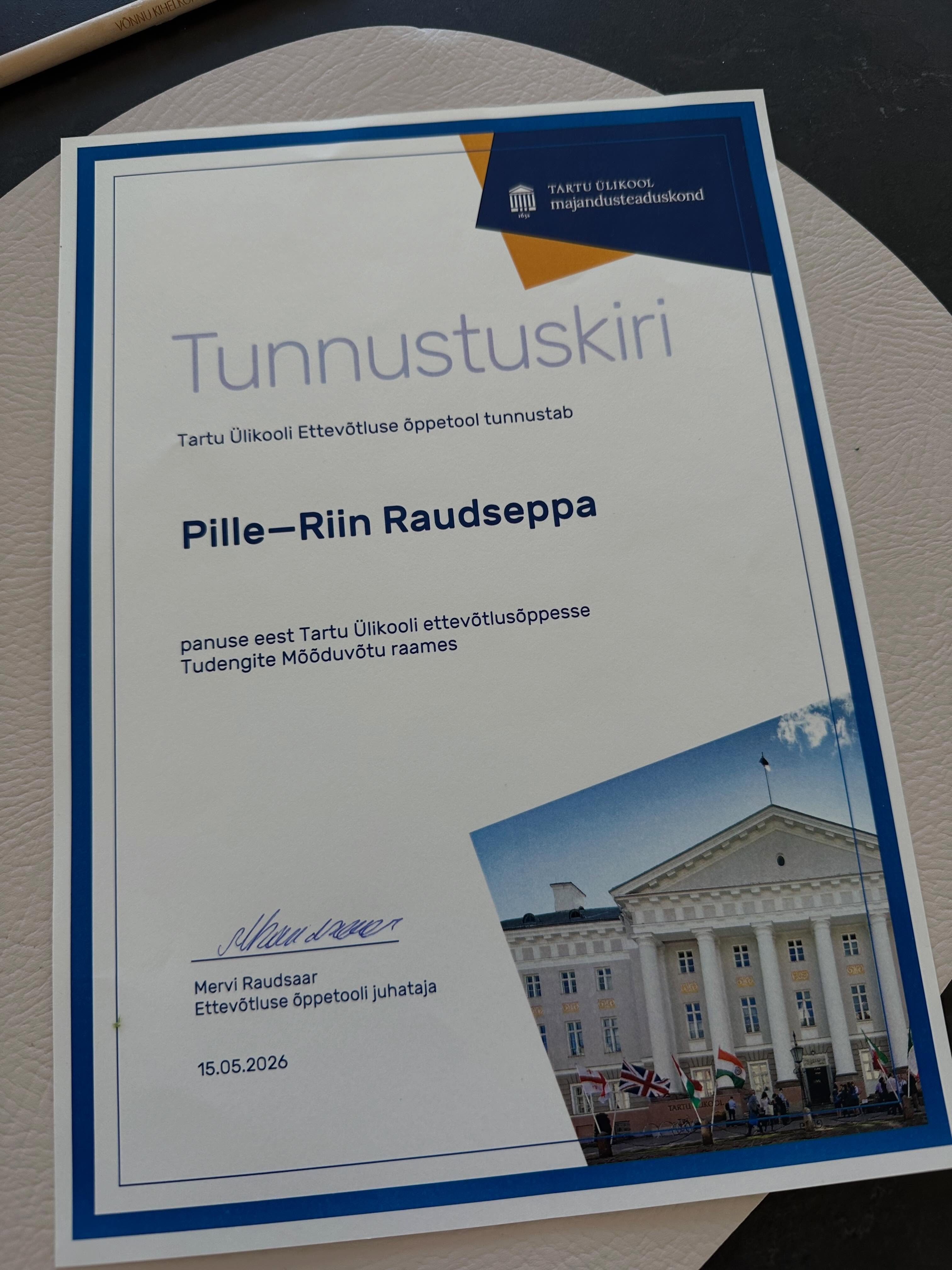 Eile oli võimalus panustada TÜ ettevõtlusõppesse. Väga lahe oli kuulata tudengite äriideid ning anda praktikuna väike tagasipanus oma alma materile! Delta hoone ise on ka muidugi suurepärane ja inspireeriv keskkond. Lausa kadedaks teeb, et omal ajal õppetingimused taolised polnud. Igatahes pean oluliseks vilistalsena tagasi panustamist ning ettevõtlusõppe kõrget taset ja sellesse panustamist. #tartuülikool #delta #ettevõtlus #uuedideed #vilistlane