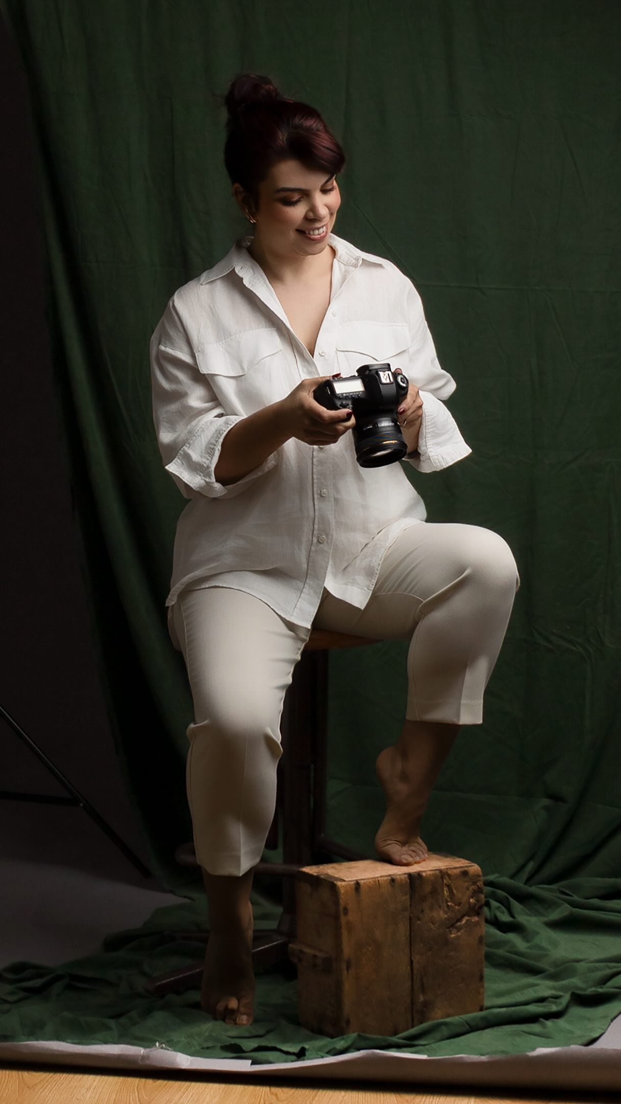 Cada fase tem o seu nome:
✨ Estamos grávidos e queremos guardar este momento.
✨ Quero presentear o meu noivo com uma sessão de Boudoir.
✨ Faço 50 anos e mereço um retrato à altura.
✨ Abracei um novo projeto e quero mostrar quem sou agora.
✨ Nasceu e os primeiros dias não voltam.
✨ Já senta e este momento vai passar depressa.
✨ Fez um ano e há que celebrar.
✨ É o nosso primeiro Natal em família e tem que ser registado de uma forma especial!
Seja qual for o teu momento, eu guardo-o contigo. 🤎