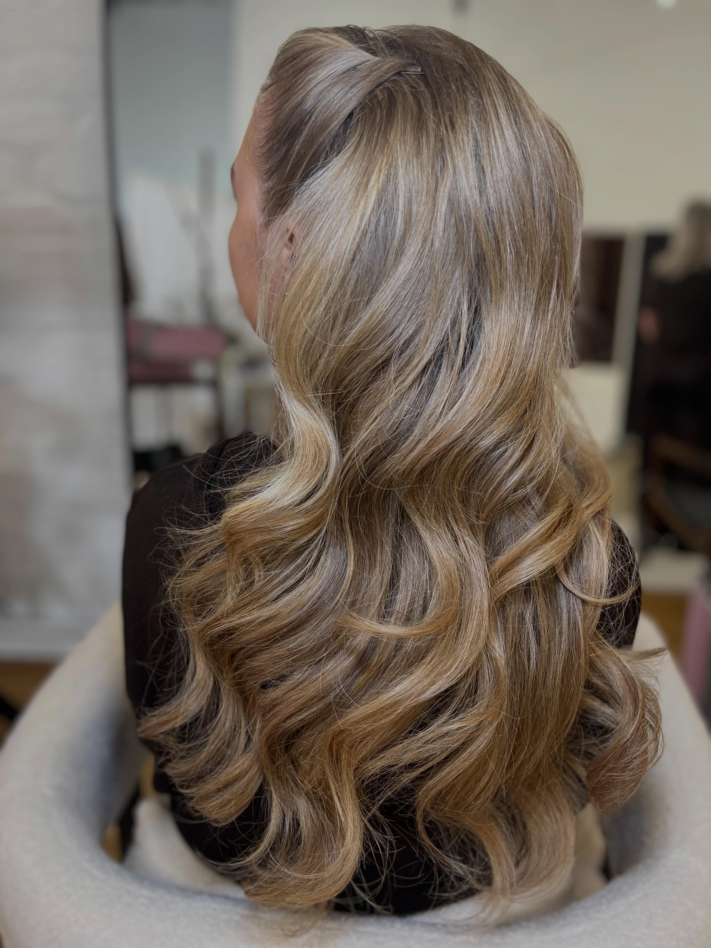 💌 2026 full until September
Taking bookings for 2027
Enquire on my website
Link in my bio ❤️
#leicestershireweddings #weddinghairleicestershire #bridehairleicester #leicesterweddinghairstylist