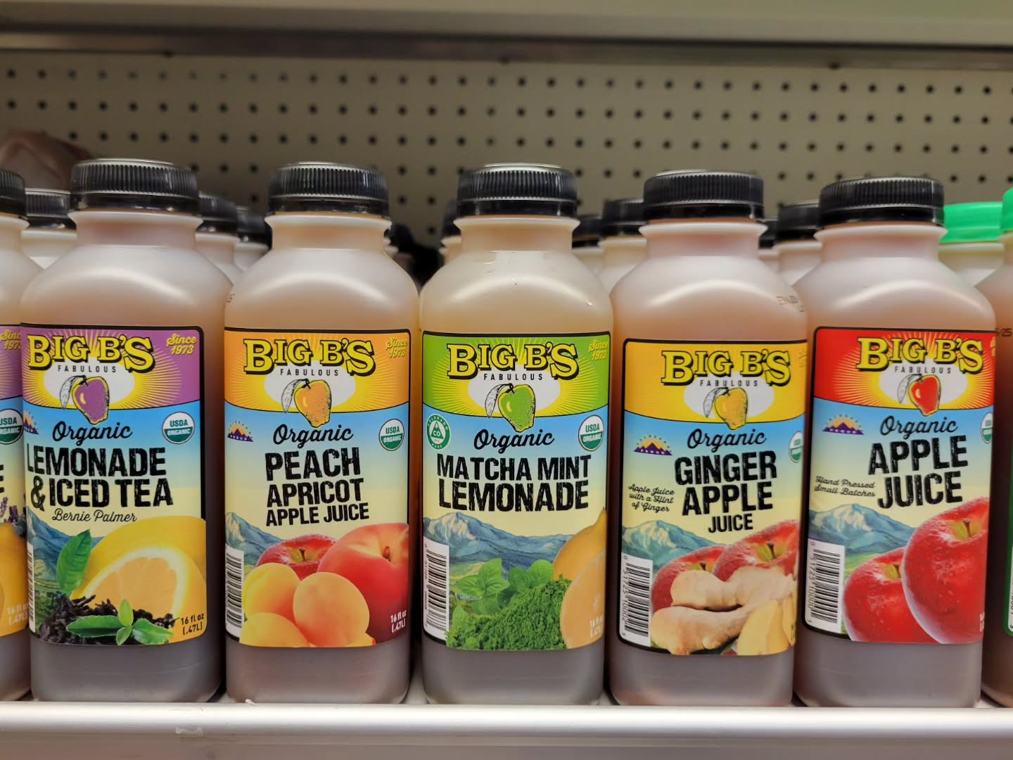 Which one are you grabbing to refuel after an epic weekend? 🙌 Maybe one of each, please!
Big B's Juices is here to supply you with an array of orchard flavors that taste like fresh fruit heaven. 🍎🍒🍋
Grab one today and experience it for yourself!