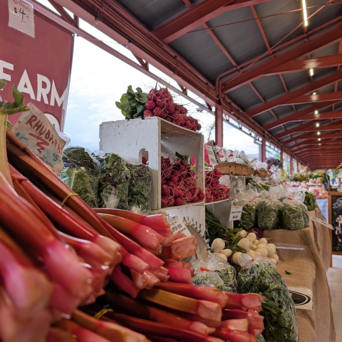 Happy Saturday, #Kalamazoo!! It's a beautiful and delightfully WARM morning to come out to the farmers market! We're set up @kzoofarmmarket and @texastwpfm today!