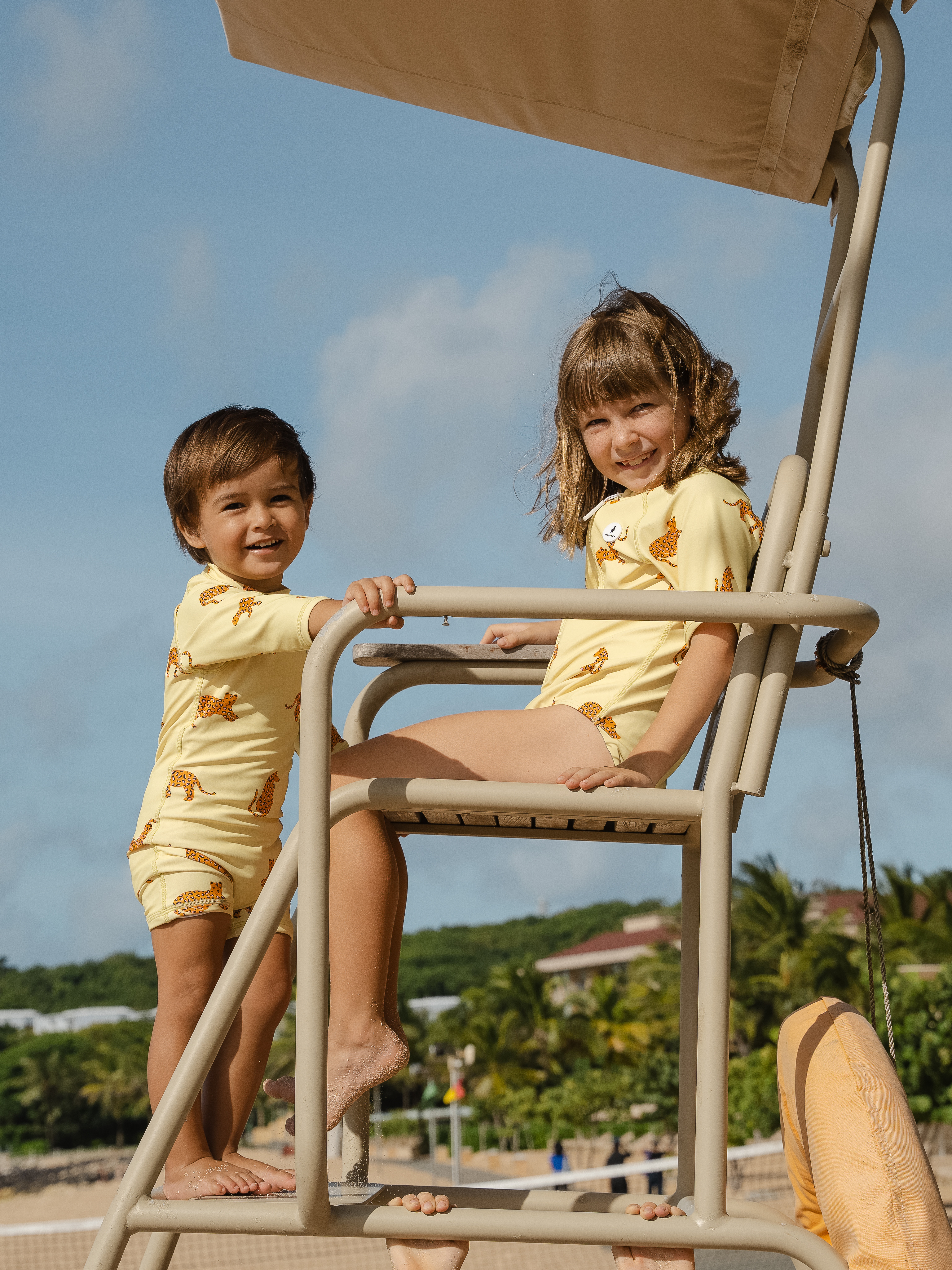 ✨ Neu bei uns im Sortiment ✨Label KINDISCH ❤️
Wir freuen uns riesig, euch die liebevoll designte Kinderbademode vom Schweizer Label KINDISCH vorzustellen 🇨🇭💛
🌈 Mit viel Herz in der Schweiz entworfen
☀️ UPF 50+ Sonnenschutz
♻️ Nachhaltig aus recycelten Materialien
Perfekt für unbeschwerte Sommertage – ob am See, im Garten oder in den Bergen 🌊🏔️
👉 Jetzt bei uns im Geschäft entdecken & Lieblingsstücke sichern
#schweizerlabel #supportlocal #kindermode #bademode #nachhaltig #kidsfashion #swissbrand