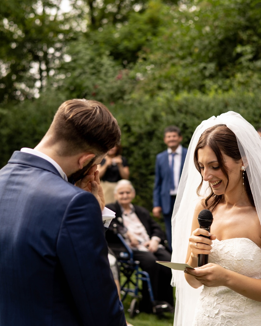 Rolling hills, a breathtaking sanctuary backdrop and a love story that felt like it belonged there all along. This is Emilia Romagna. And it’s even more beautiful in person. ✨
Swipe to fall in love (with the venue, or with the idea of saying yes here).
IVA & GABRIELE
Venue: @villacoccapanipignattimorano
Catering: @villarota_dovevuoicatering
Flowers: @mirtilla_laboratorio_floreale
Photo: @gilbertiriccafotografi @andrea_gilberti_
Music: @michele_santorsola_
Mua: @chiarabernardelli_makeup
HS: @francescoabbottoni
Dress: @comeinunafavolabologna
Suit: @montanariabbigliamento
Rings: @gioielleriagalli
#DestinationWedding #LuxuryWeddingPlanner
destination wedding planner | wedding in Italy | wedding inspiration