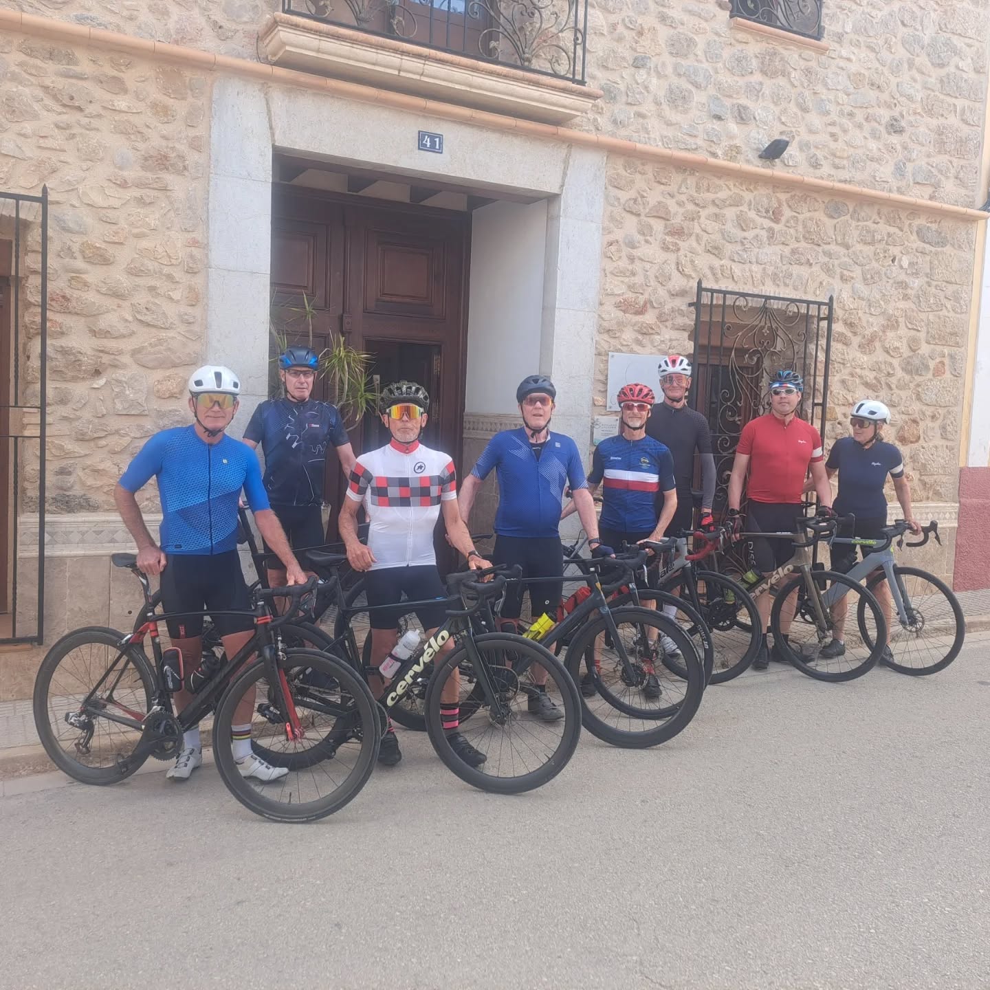 Today we followed our guests' good plan.
We cycled a beautiful route. We enjoyed it so much.
#cyclinglife #cyclingholiday #valldebo #miserat #ciclismo