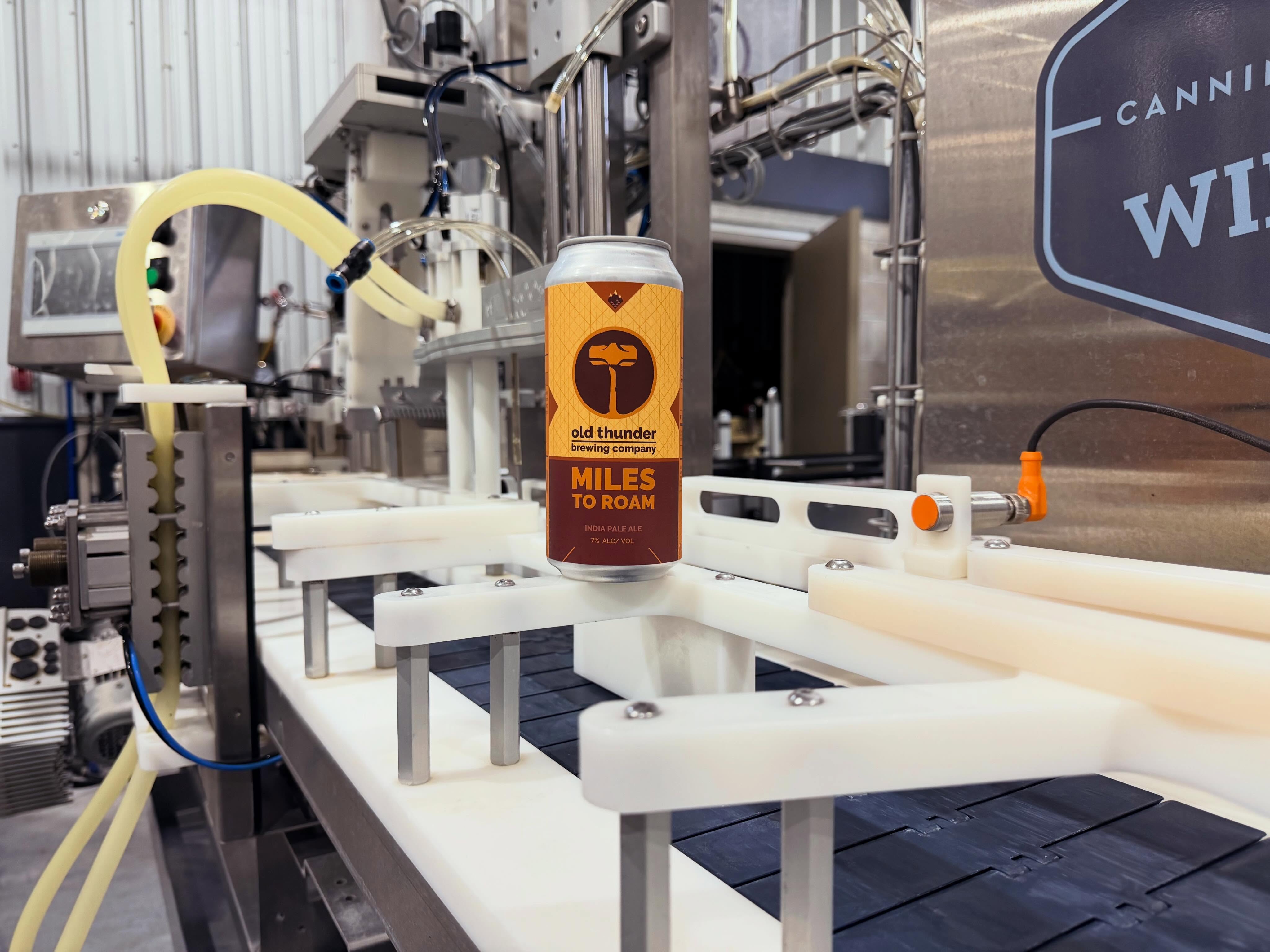 Miles to Roam is back in the spotlight 🍊🌲
Our hazy IPA brewed exclusively with Simcoe® is bursting with notes of fresh citrus, mango, and sticky pine. One of our favorite hops on the planet showing off exactly why.
Side-pull Wednesday begins at 4pm with $5 mugs of our German Helles poured the proper way 🍺
Catch @steerandwheel in Blawnox for their only stop of the week. Enjoy the delicious burger while Survivor is on the big screen! See you soon 🤝