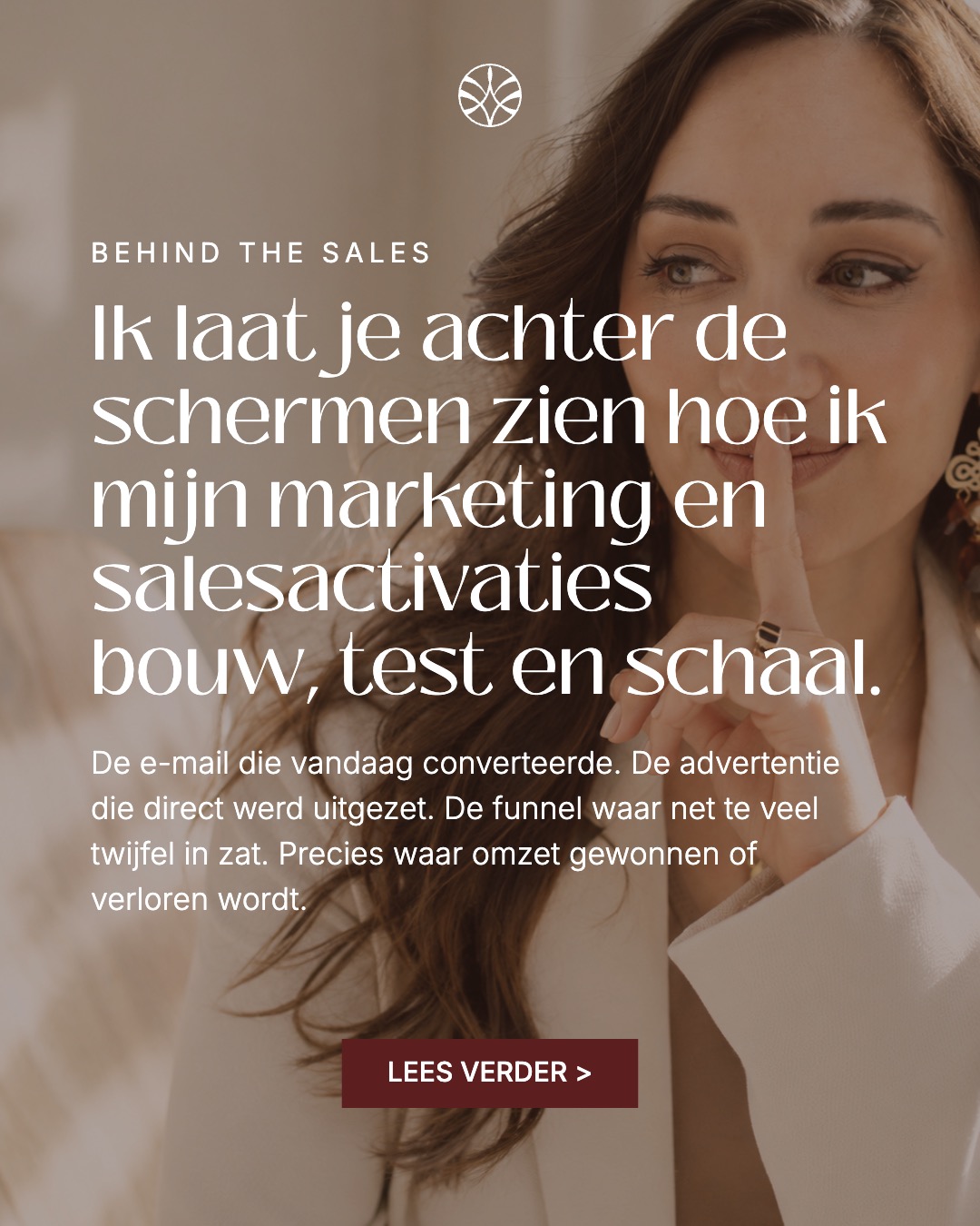 Ik heb jarenlang gedacht dat ik mijn beste werk online deelde.
Dat klopt niet.
Mijn beste werk is wat ik om half elf 's avonds nog tweak. Wat ik om 8:00 'sochtends bedenk in bed. Wat ik in een spraakmemo vastleg tegen mezelf voordat ik het vergeet.
Dat heeft nooit op deze feed gestaan.
Maar ik weet wat veel ondernemers tegenhoudt om de volgende stap te zetten in hun business. Niet de strategie. Niet de drive. Niet het werkethos.
Het is twijfel.
Twijfel bij die ene zin in een salespost. Twijfel of je prijs klopt. Twijfel of je hook scherp genoeg is. Twijfel waarom een collega met half jouw werk wel uitverkoopt en jij niet. Twijfel die zo subtiel is dat je hem zelf niet meer opmerkt, terwijl je doelgroep hem voelt.
Die twijfel is precies waar omzet wegvalt.
Daarom ben ik Behind the Sales gestart. Een besloten Telegram kanaal waarin ik je 60 dagen lang meeneem in mijn werkelijke beslissingen. De zin die converteerde en waarom. De ad die ik direct uitzette. De funnel-tweak achter een 50K launch.
Meekijken in mijn beslissingen (en fouten) die het verschil maken.
Wat je gaat herkennen na een paar weken: de patronen achter conversie zien voordat ze gebeuren. Schrijven met zelfvertrouwen omdat je weet wat werkt. De subtielere moves maken die premium klanten aantrekken.
Korte audio's, denk-prikkels, 60 dagen lang.
Reageer INSIDER en ik stuur je de link in je DM.