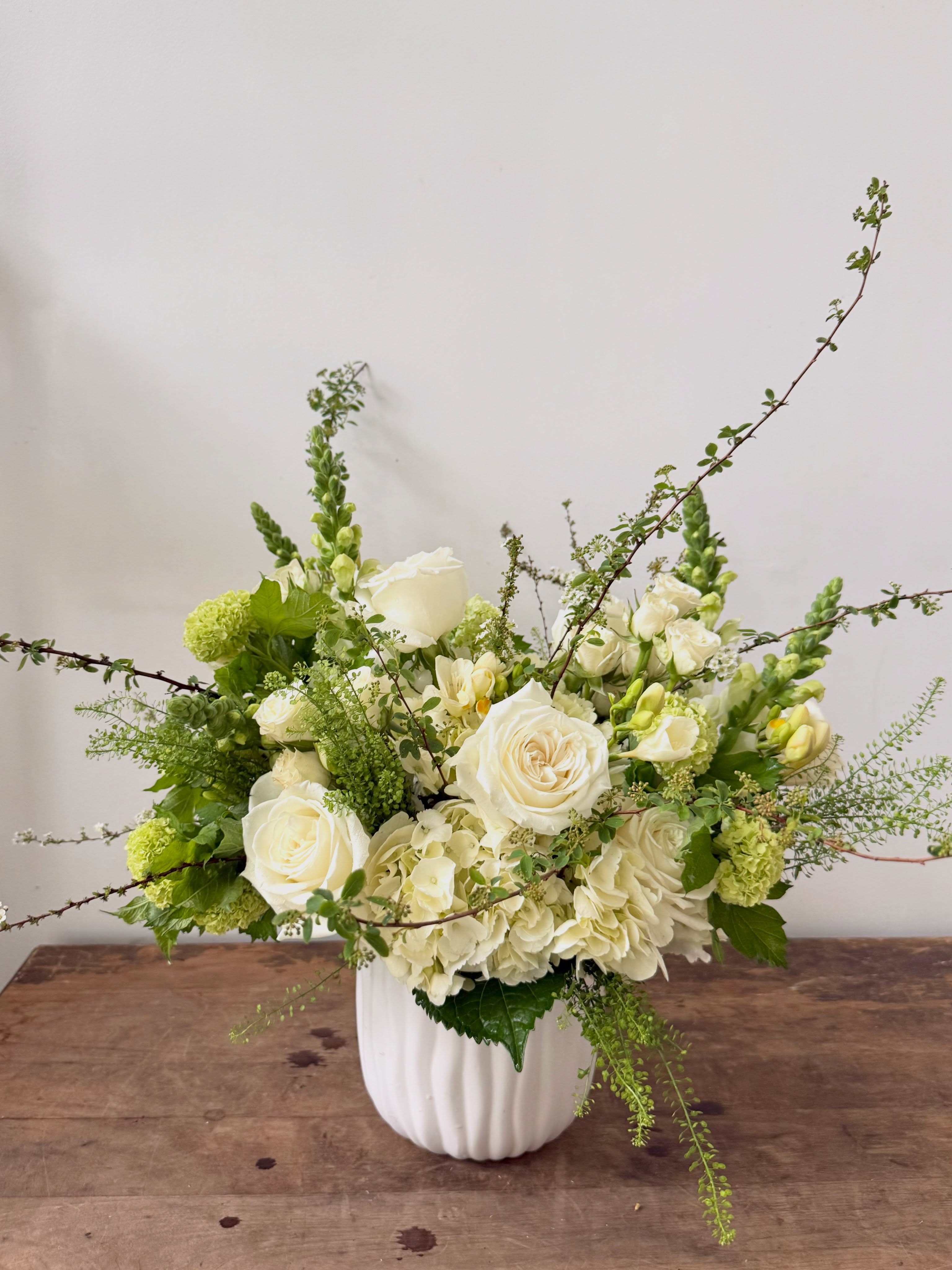 Rainy days in Vancouver 🌧️
The crisp air and cooler temperatures have us dreaming of those long, lovely summer days ahead. Until then, we’re soaking in the calm, the fresh blooms, and the beauty that rainy weather brings. 🌿✨
#Vancouver #RainyDayVancouver #VancouverFlorist #VancouverFlowers #SpringInVancouver