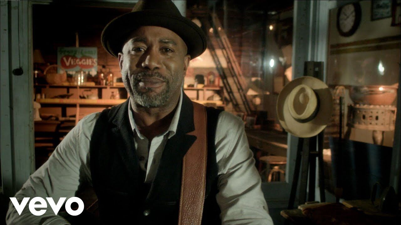 Happy birthday to CMA and Grammy-winning singer/songwriter Darius Rucker of Hootie & the Blowfish ('Hold My Hand'), solo ('Wagon Wheel'). #MusicIsLife https://youtu.be/hvKyBcCDOB4?si=dS6gSBQYermfTdGk