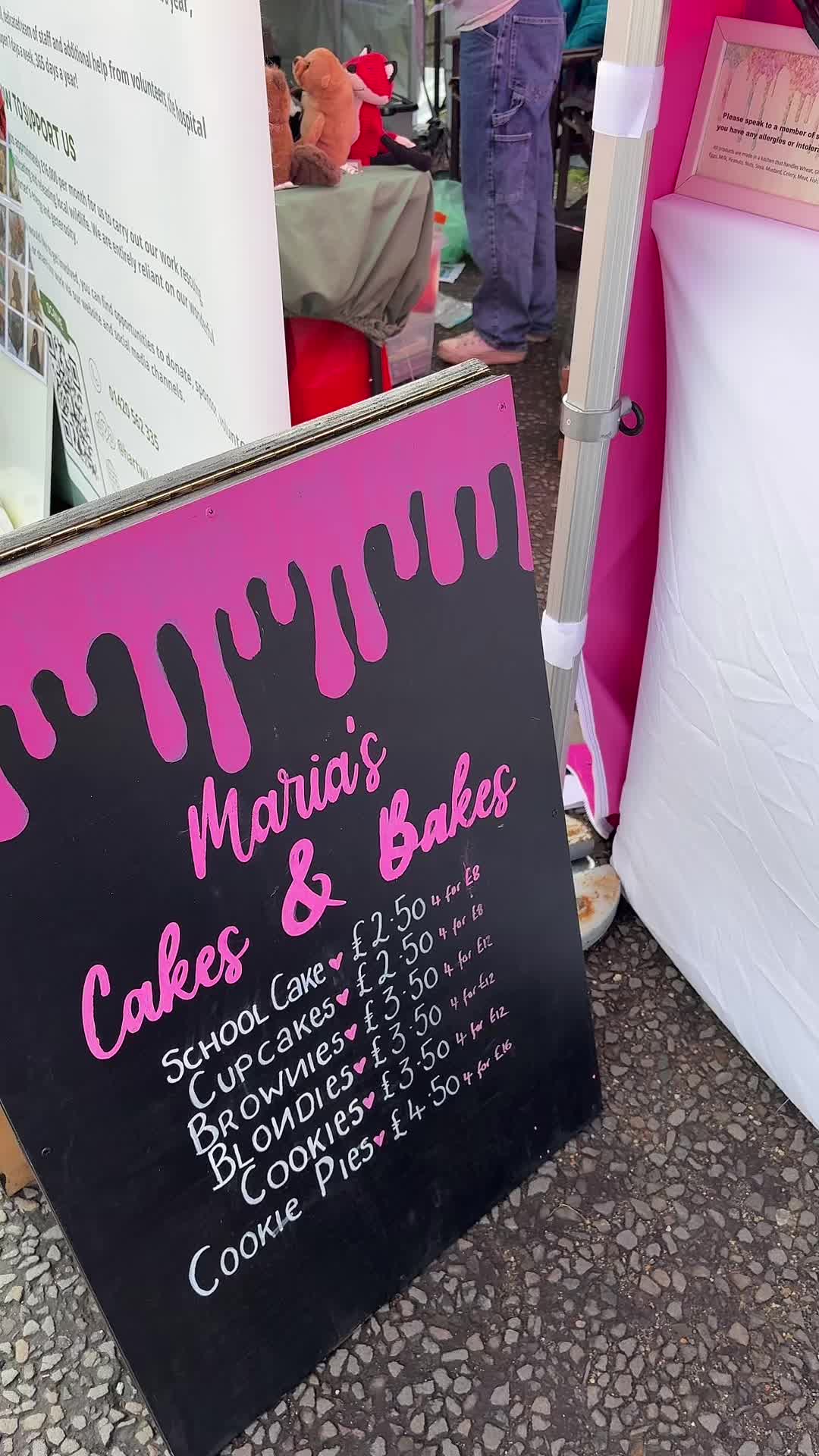 We are set up and ready for Alresford Watercress Festival ☘️
📍 Sunday 17th May
⏰ 10am-4pm
📌 Alresford Watercress Festival
I have a delicious selection of cakes, bakes, and goodies waiting for you 😍 Come say hello and treat yourself (or someone else 😉)
#thepinkcaketent #mariascakesandbakes #downtoncuckoofair #fryernfuntasia #localbaker #supportsmallbusiness #hampshireevents #cakebusiness #bakersofinstagram #homemadebakes #ukbaker #cakestagram #instabakes #sweettooth #weekendplans #treatyourself #cupcakes #brownies #cookies #cakepopup
