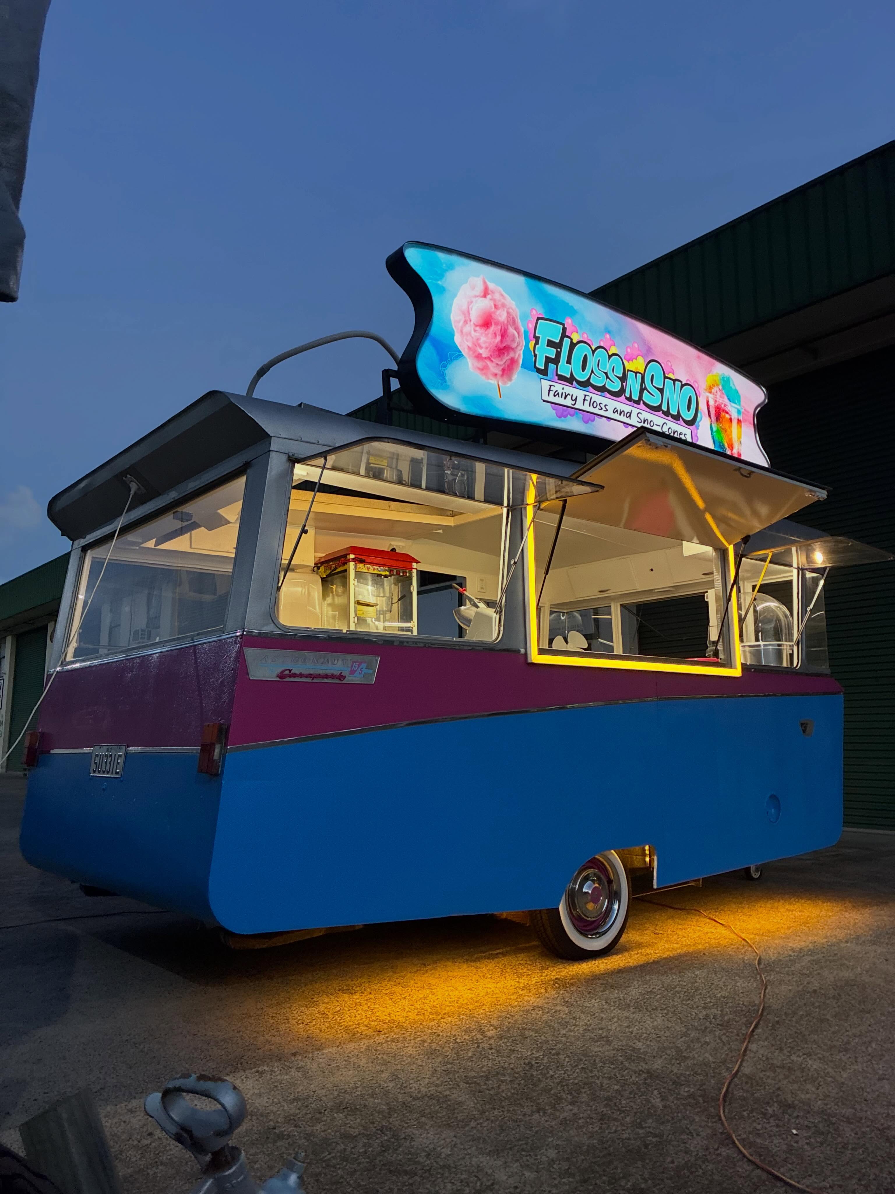 Floss & Sno will be the stand out vender at the next event with their new light box sign.
FLOSS N SNO
#ic_signs #lightbox #tweedheads #goldcoast #flossnsno