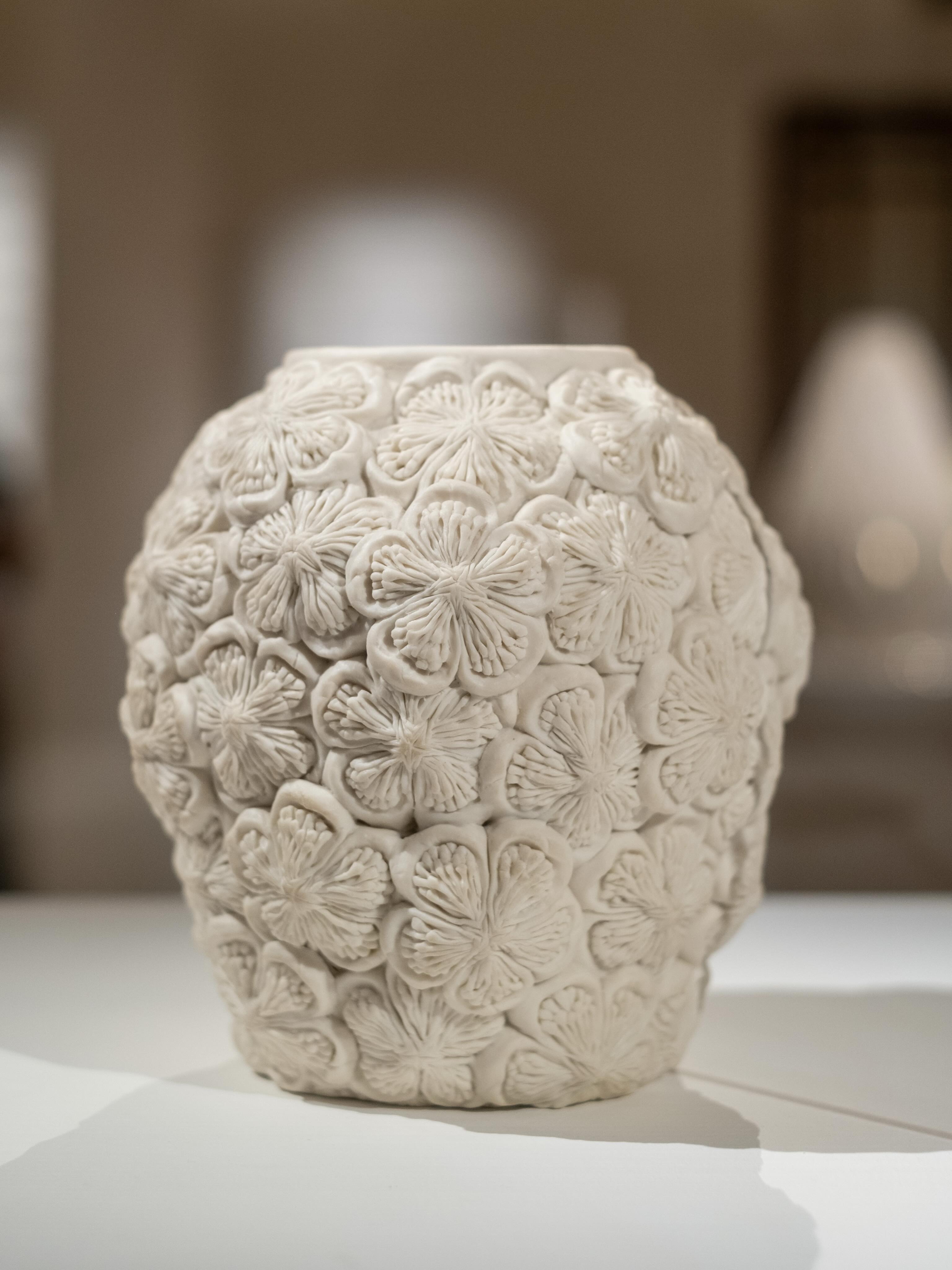 @firedup4clay auction this evening @sothebys London.
@londoncraftweek Please contact to register to bid daniella@firedup4.com
Looking forward to welcoming you at Sotheby’s New Bond Street for a private view and art auction in aid of FiredUp4.
#firedup4 #hitomihosono #ceramics #
