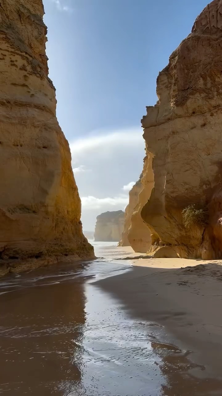 Last-minute trips don’t have to feel rushed, they just need the right destination.
Southern Europe starts coming to life in May, and places like the Algarve offer that perfect balance between good weather, accessibility, and a more relaxed atmosphere before peak summer crowds arrive. 🇵🇹
For travelers who don’t want to overcomplicate planning, this is the kind of destination that works effortlessly: well connected, easy to explore, and naturally rewarding.
👉🏻 So, if you’re ready to turn a spontaneous idea into a well-structured trip, click the link in bio.
.
.
#Algarve #PortugalTravel #VisitPortugal #LastMinuteTravel
