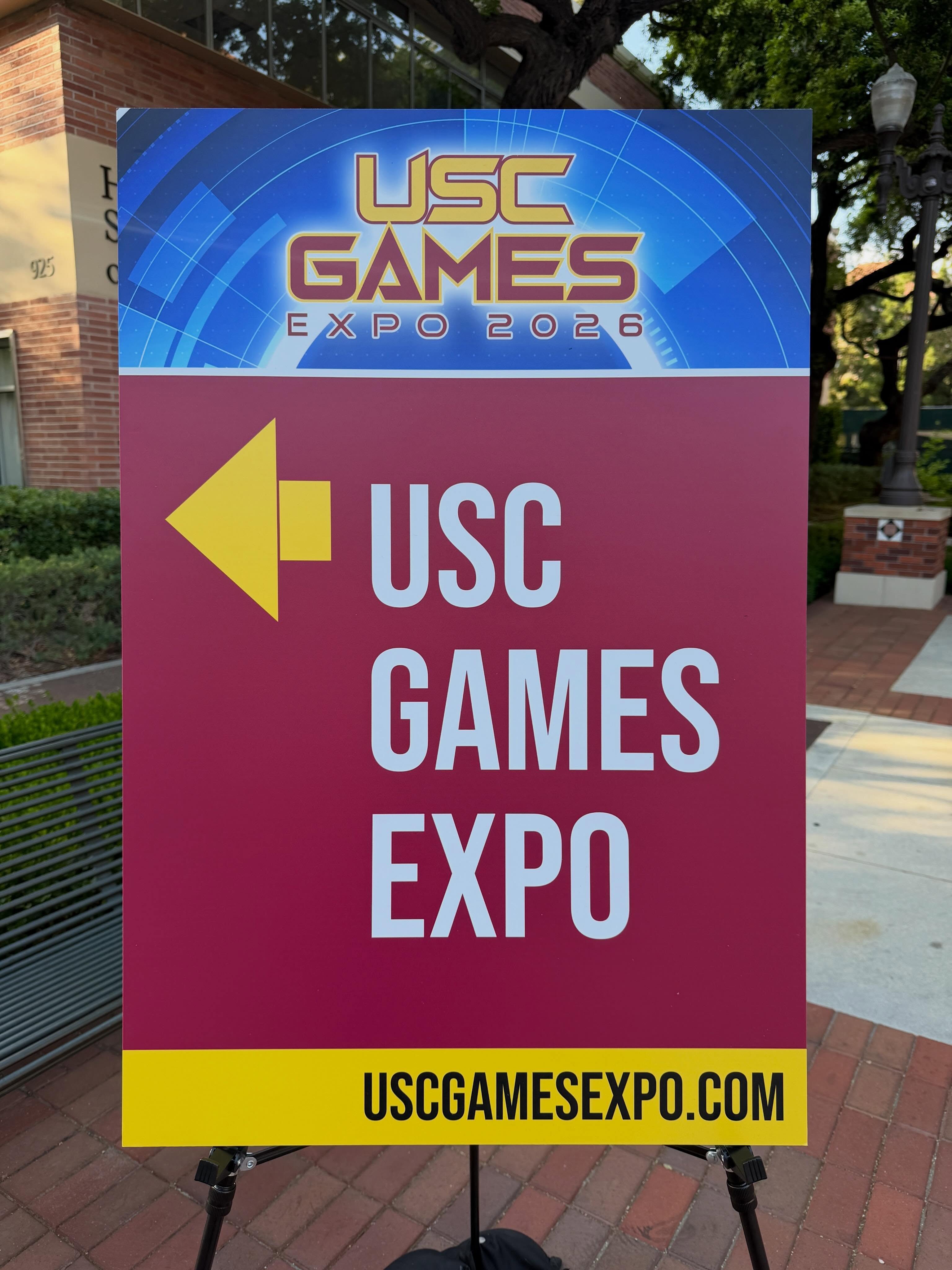 Our 13th year catering @uscgamesexpo and still love every minute of the #creativeenergy #videogames #usccinematicarts #carnivaltheme #foodcarts @bartscarts