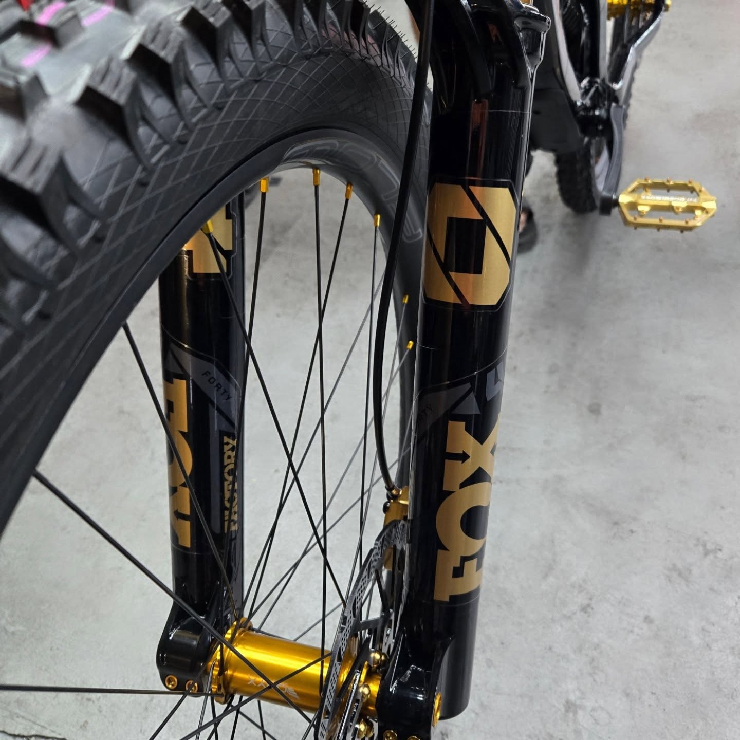 Fresh and clean for the weekend!!! 🧽🫧🧴
Stop by our service center to checkout our wide selection of bike care products!!!
#bikemaintenance #bikeproducts #cleanbike