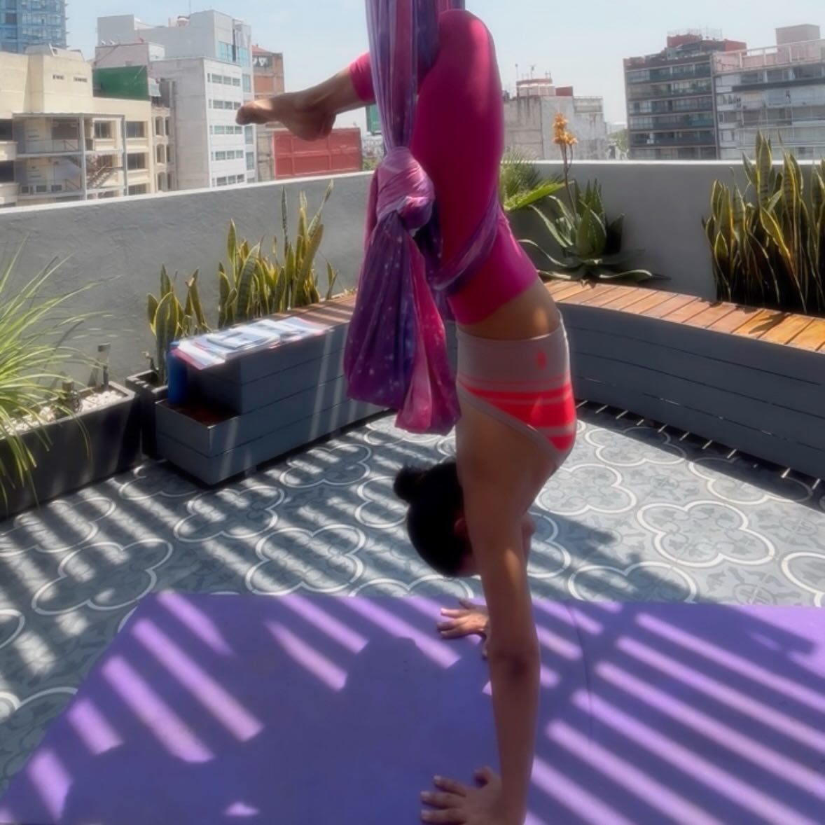 Un poco de lo que aprendimos en Abril en el Curso de FlyingAcro en BodyWords 🕉️
Los esperamos en el Taller de FlyingDuos el próximo Sábado 30 de Mayo a las 10:30 AM 🪷
Bienvenidas las ideas de TikTok, YouTube, Instagram para probar cosas nuevas! Y de nuevo no olvides tú cámara para las selfies para que compartas tus logros con quién tú quieras! 📸
Aparta tu lugar porque quedan pocos! 💪🏼
https://www.bodywords.org/service-page/taller-flyingduos 🔗✨
