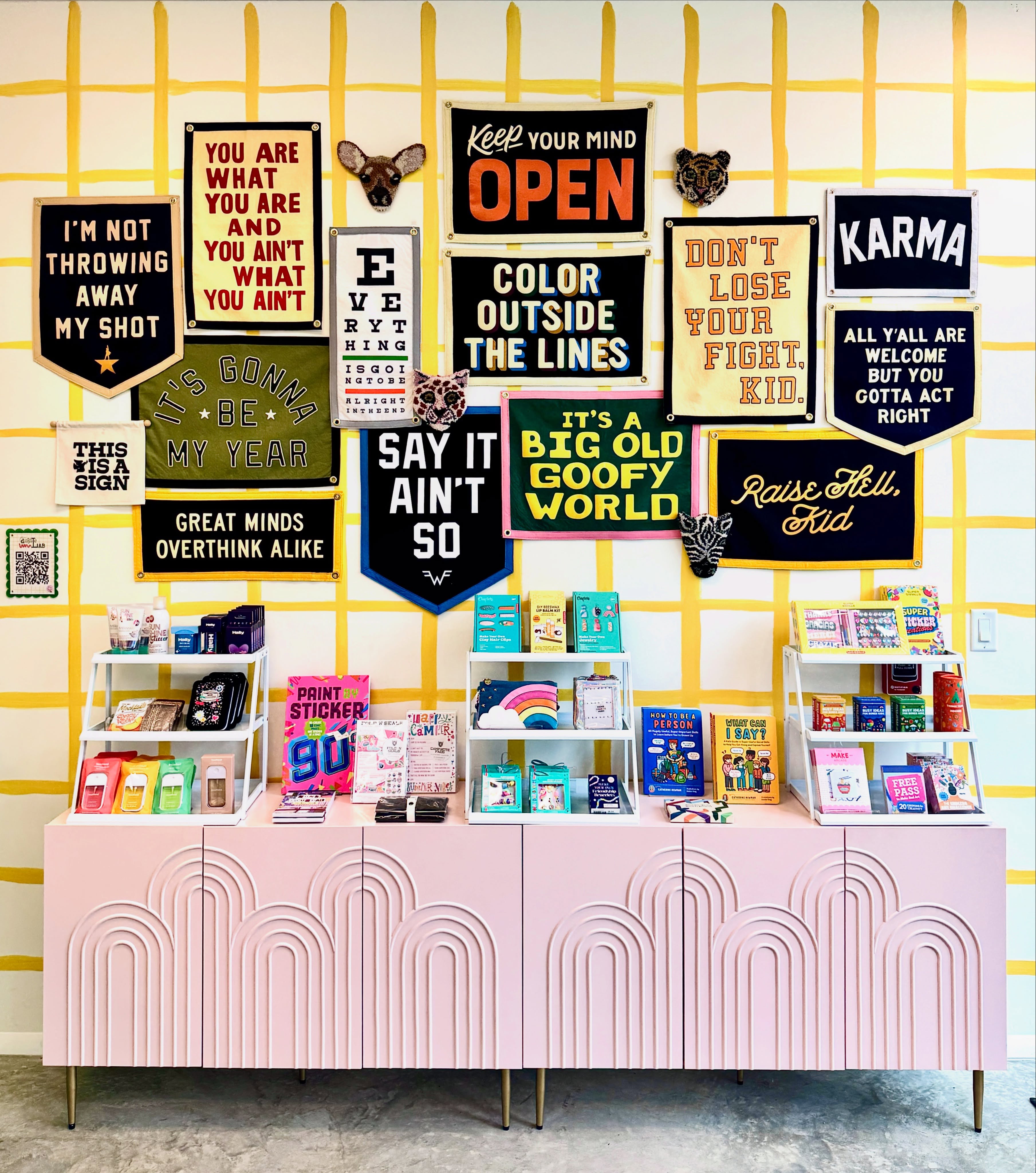New look for our retail section 😍👀💫 Stop by to check out our latest selection of wall art! All are for available for purchase. We ❤️ @oxfordpennant! #shopsmall
#mocomd #womenowned #bethesdamd