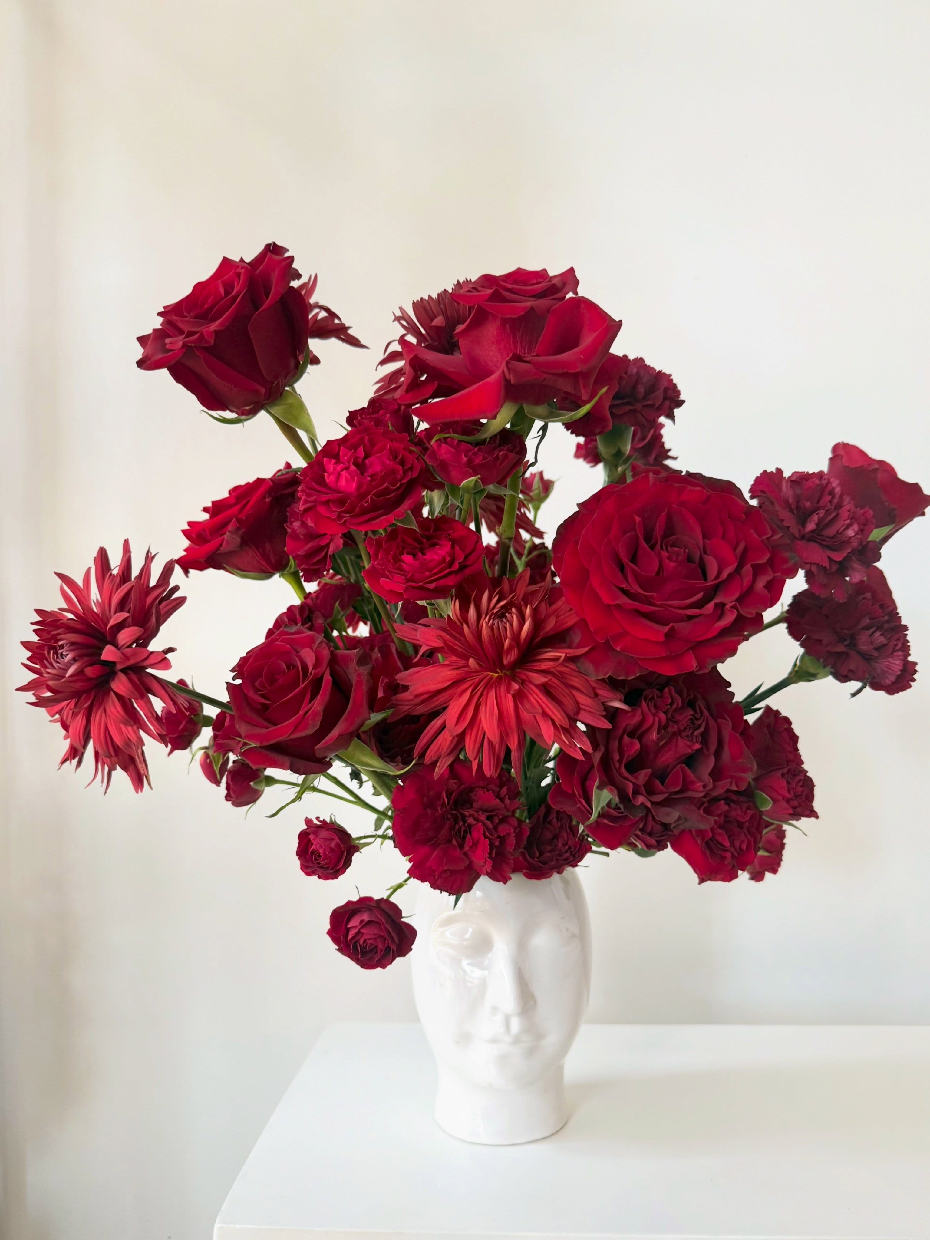 Vancouver, get ready ⚽️🌿
Only 28 days left until the FIFA World Cup kicks off!
The city is about to come alive with energy, colour, and celebration everywhere you turn.
We’re bringing that same bold, fun vibe into the studio 💫
#Vancouver #FIFAWorldCup #CityVibes #FloralStudio #red
