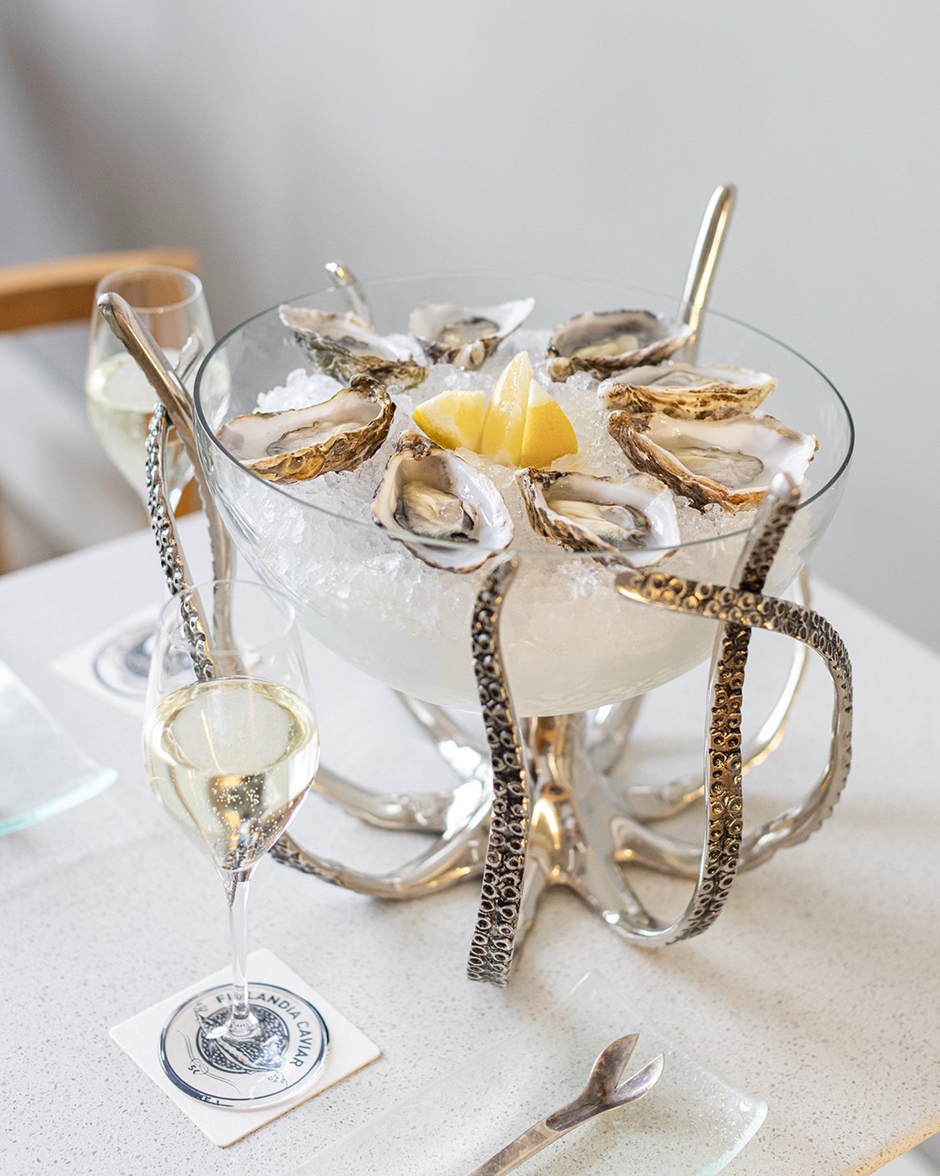 Secret to premium oysters?
Exceptional sourcing, gentle handling and attentive shucking.