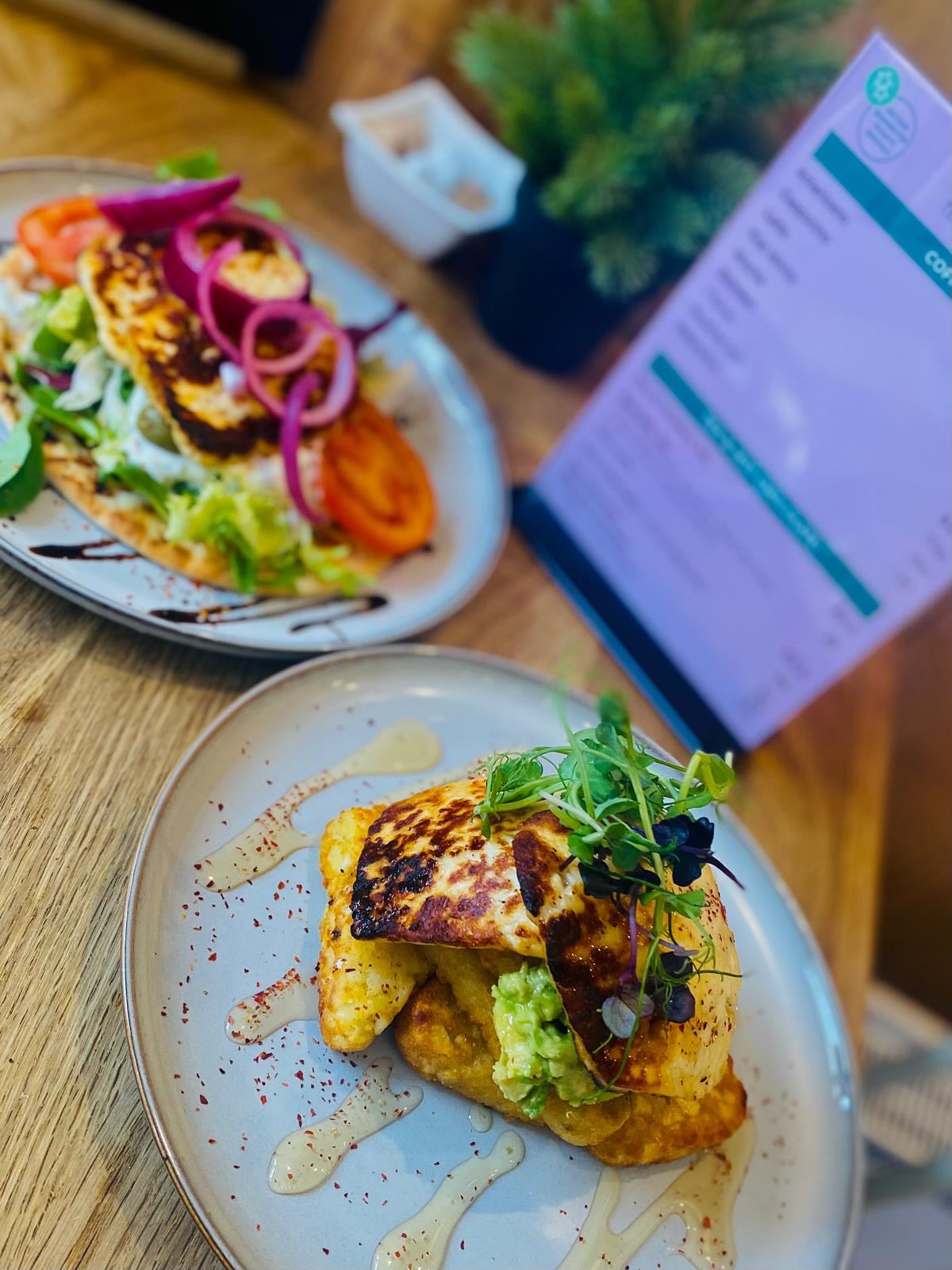 The weekend is finally here & we are ready to be serving up some delicious breakfasts, lunches & cakes š
Polite notice: the tearoom will be closed from 2:30pm tomorrow (Saturday 16th May) as we are hosting a private party!