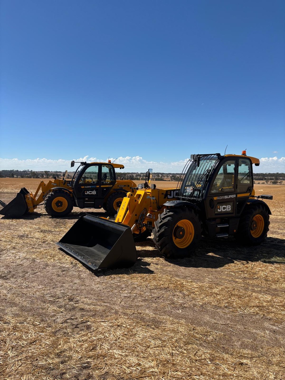 With our ongoing partnership with JCB, we continue to strengthen our commitment to hands-on, on-the-ground support.
Our team is here to make sure your machinery performs when it counts most — from servicing and maintenance through to technical support and in-field advice.
As we head into the next quarter, that focus only continues to grow.