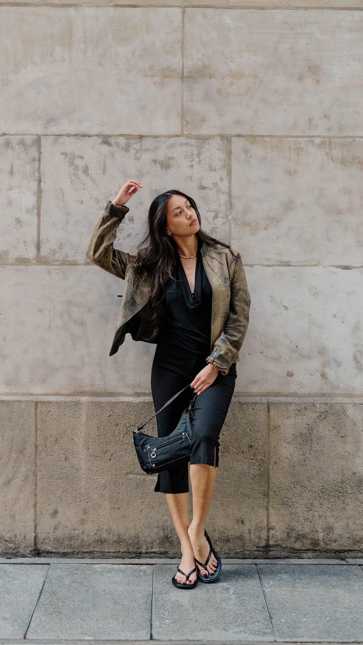Cet outfit méritait d’être immortalisé 📸
#capripants #90style #modevintage boutique vintage look du jour tenue du jour outfit inspiration minimalisme 90 style années 90 style inspiration outfit ideas