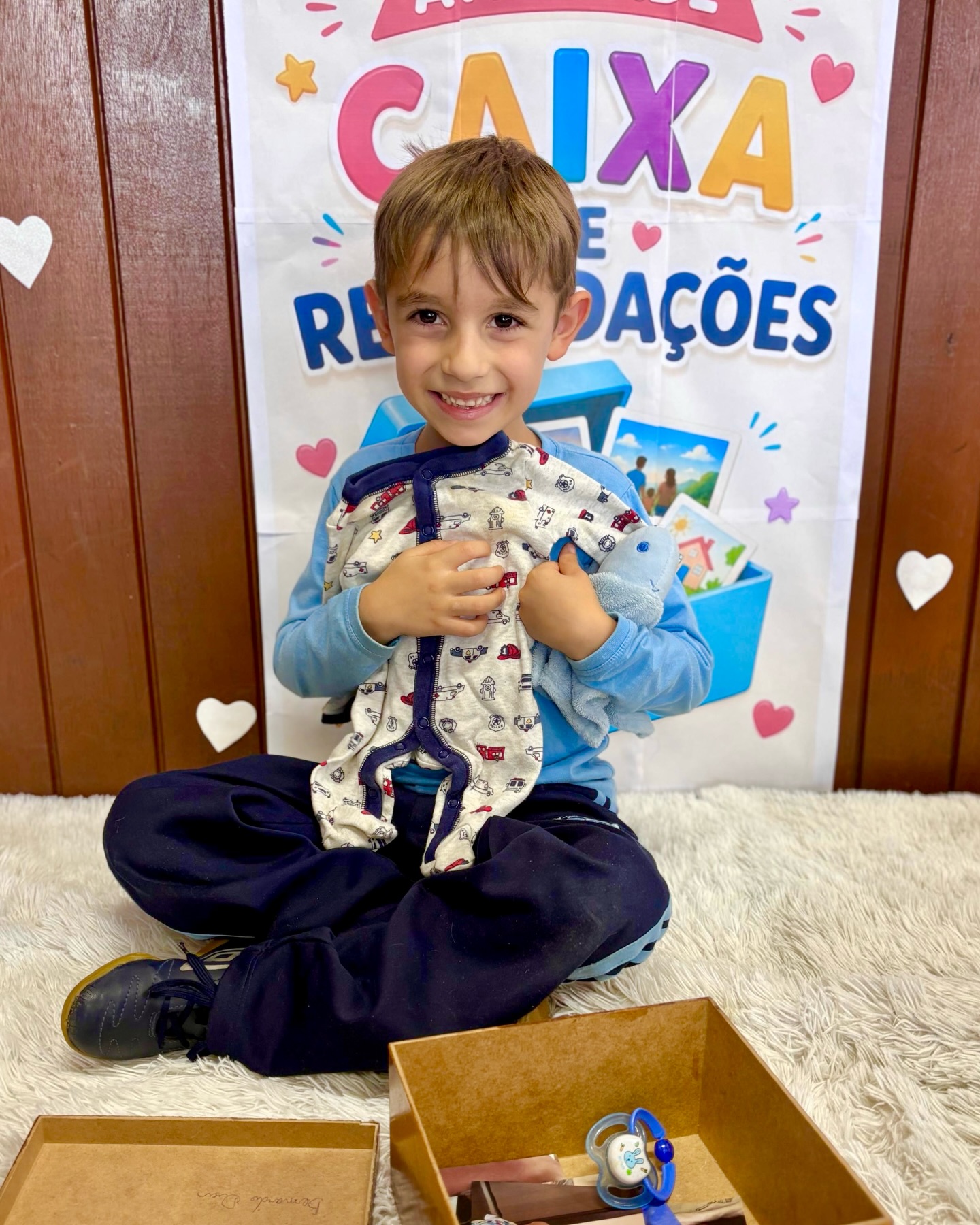 Semana da Família✨👏🏼😁
Realizamos a atividade Caixa das Recordações! Cada aluno trouxe um objeto cheio de significado e carinho para sua família: fotos, roupinhas, lembranças e itens muito especiais.
Foi um momento emocionante de partilha, afeto e muitas histórias lindas 💙
#diadafamilia❤️ #colégiovisãocamboriú #colegio #escola #educacaoinfantil❤️