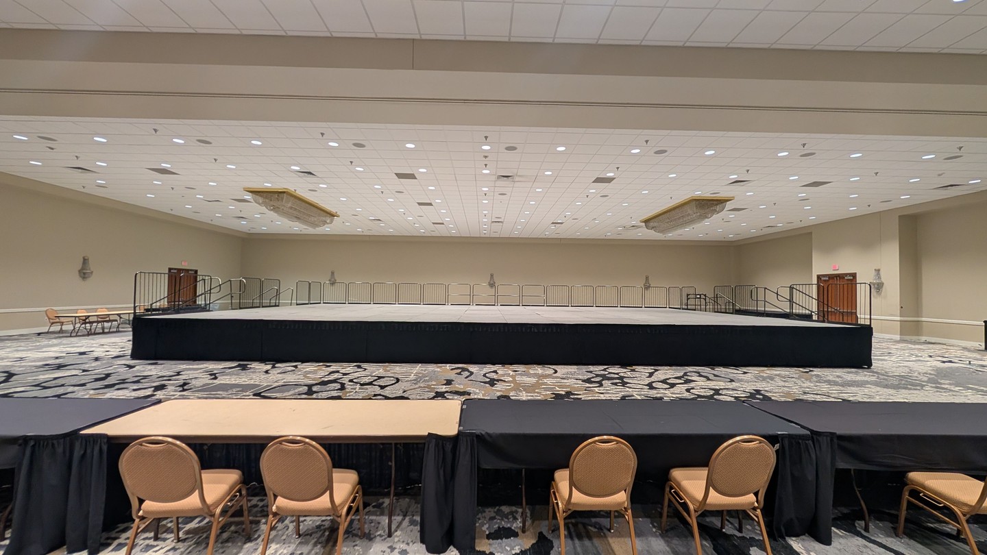 Late nights, heavy lifting, and a whole lot of teamwork 💪🌙
This 56’ x 32’ x 3’ stage for the Savage IDX at the Durham Convention Center may look simple from the outside—but behind it was an overnight build, structural cross bracing, and a lot of teamwork to make it happen safely and on schedule. 💪🎭
There’s something satisfying about seeing the final result after hours of hard work.
Not always glamorous, but absolutely essential for safety and stability. 🔧🎭
#StageBuild #BehindTheScenes #EventProduction #DanceCompetition #DurhamNC