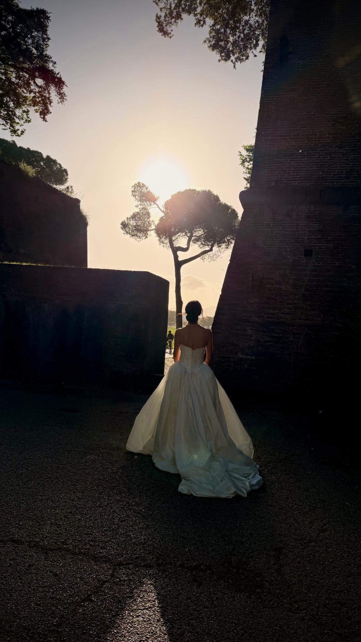 Still dreaming about beautiful Tuscany, Italy ✨
I had a chance to participate in several amazing workshops in Tuscany, Italy as a hairstylist and wedding hair and makeup artist for destination weddings. Here are some moments from day one 🤍
Just arrived, met the loveliest girls, instantly bonded, did some dress fittings and headed for a taste shoot around the gorgeous city of Lucca 🇮🇹✨
So grateful for this inspiring experience surrounded by such talented creatives.
Thanks to talented photographers & organisers @artprojektas_ana.stockune @krini_photography 📸 And to the most patient model / makeup artist @diana_mua_mod 🤍
Hair by me ✨Makeup by @diana_mua_mod
Dress @_uta_studio_
#DestinationWedding #TuscanyItaly #WeddingHairAndMakeup #Hairstylist #MakeupArtist