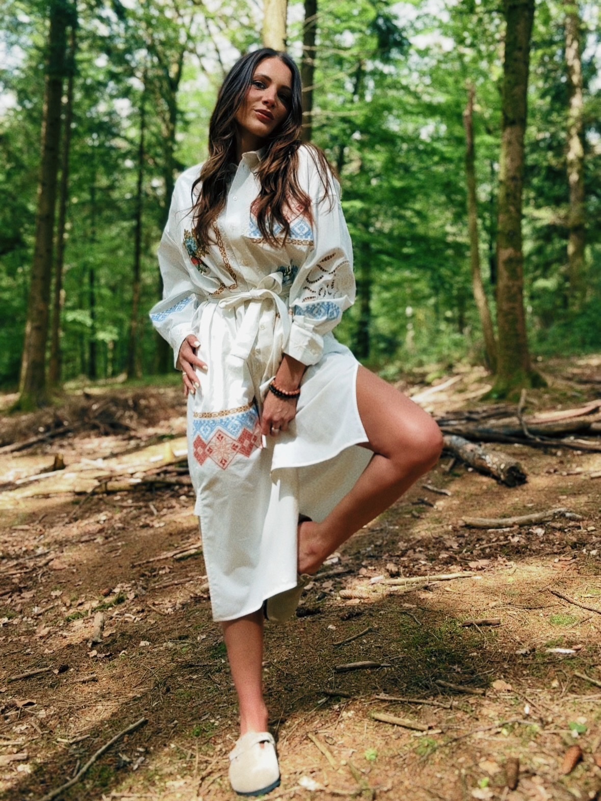 Un look folk comme on aime 🌿
À shopper au plus vite dans nos boutiques LOULOU !
Bon dimanche & bon shopping 🛍️
📍Knauf Pommerloch : 10h00 – 19h00
📍Massen Shopping Wemperhardt : 10h00 – 18h00
#LOULOU #FolkStyle #BirkenstockStyle #SundayMood #Luxembourg
