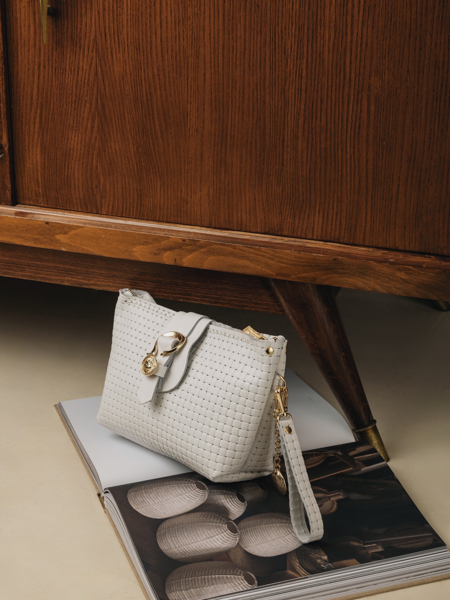 “La isla bonita” clutch handcrafted bag, available in stores and online
Captured by @vasilis_zolotas